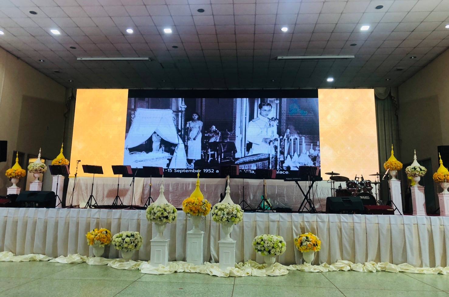 พช.นครพนม   ร่วมพิธีรับธงตราสัญลักษณ์งานเฉลิมพระเกียรติพระบาทสมเด็จพระเจ้าอยู่หัวฯ เนื่องในโอกาสพระราชพิธีมหามงคลเฉลิมพระชนมพรรษา 6 รอบ 28 กรกฎาคม 2567