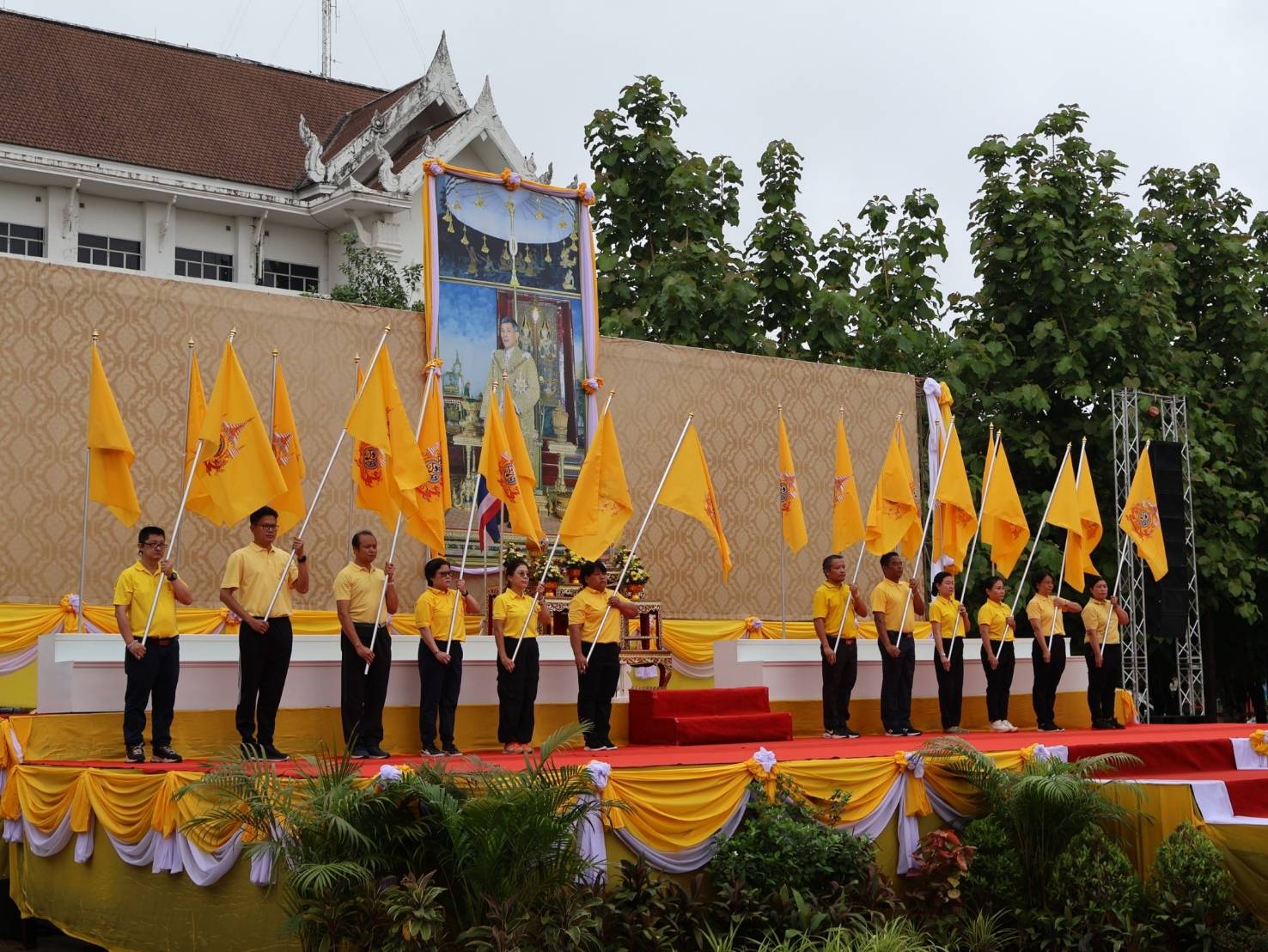 พช.นครพนม   ร่วมกิจกรรมเดิน วิ่ง ปั่น ธงตราสัญลักษณ์งานเฉลิมพระเกียรติพระบาทสมเด็จพระเจ้าอยู่หัว เนื่องในโอกาสพระราชพิธีมหามงคลเฉลิมพระชนมพรรษา 6 รอบ 28 กรกฎาคม 2567 ส่งมอบต่อให้จังหวัดสกลนคร