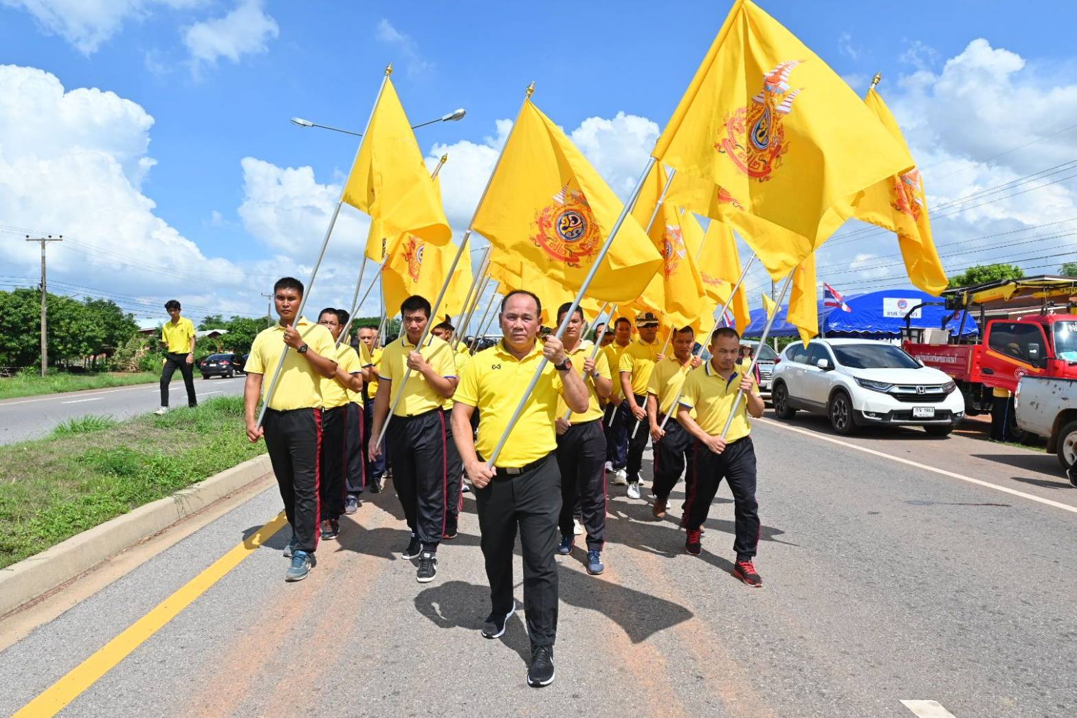 พช.นครพนม   ร่วมกิจกรรมเดิน วิ่ง ปั่น ธงตราสัญลักษณ์งานเฉลิมพระเกียรติพระบาทสมเด็จพระเจ้าอยู่หัว เนื่องในโอกาสพระราชพิธีมหามงคลเฉลิมพระชนมพรรษา 6 รอบ 28 กรกฎาคม 2567 ส่งมอบต่อให้จังหวัดสกลนคร