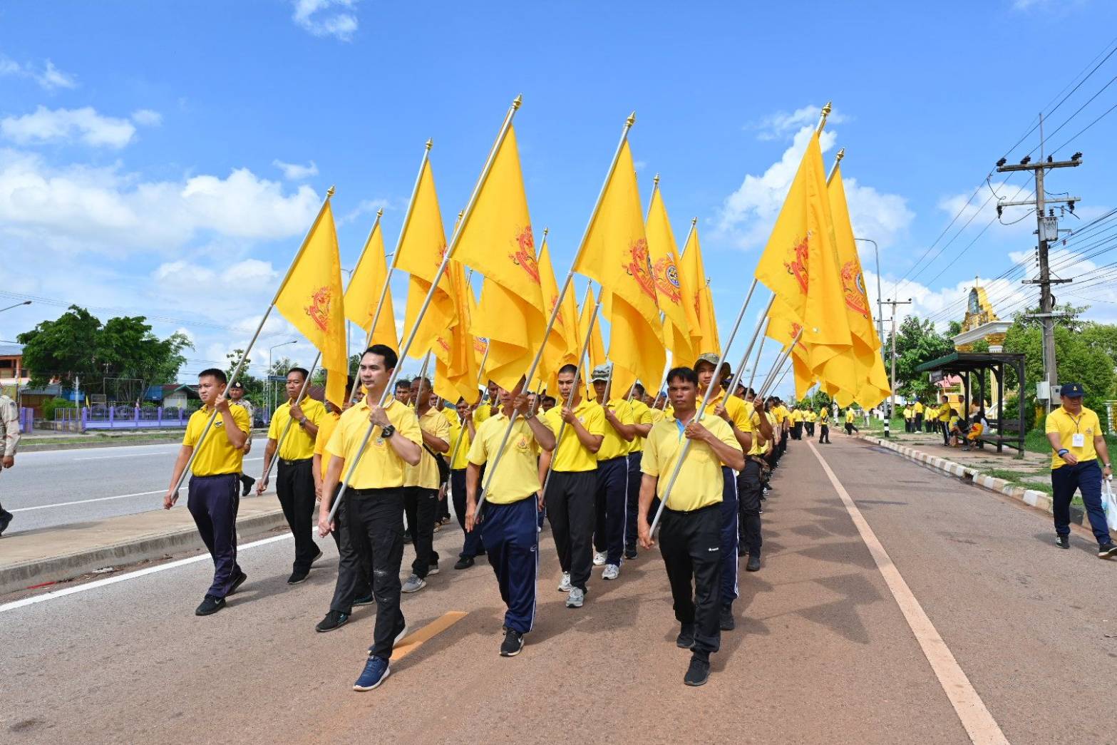 พช.นครพนม   ร่วมกิจกรรมเดิน วิ่ง ปั่น ธงตราสัญลักษณ์งานเฉลิมพระเกียรติพระบาทสมเด็จพระเจ้าอยู่หัว เนื่องในโอกาสพระราชพิธีมหามงคลเฉลิมพระชนมพรรษา 6 รอบ 28 กรกฎาคม 2567 ส่งมอบต่อให้จังหวัดสกลนคร