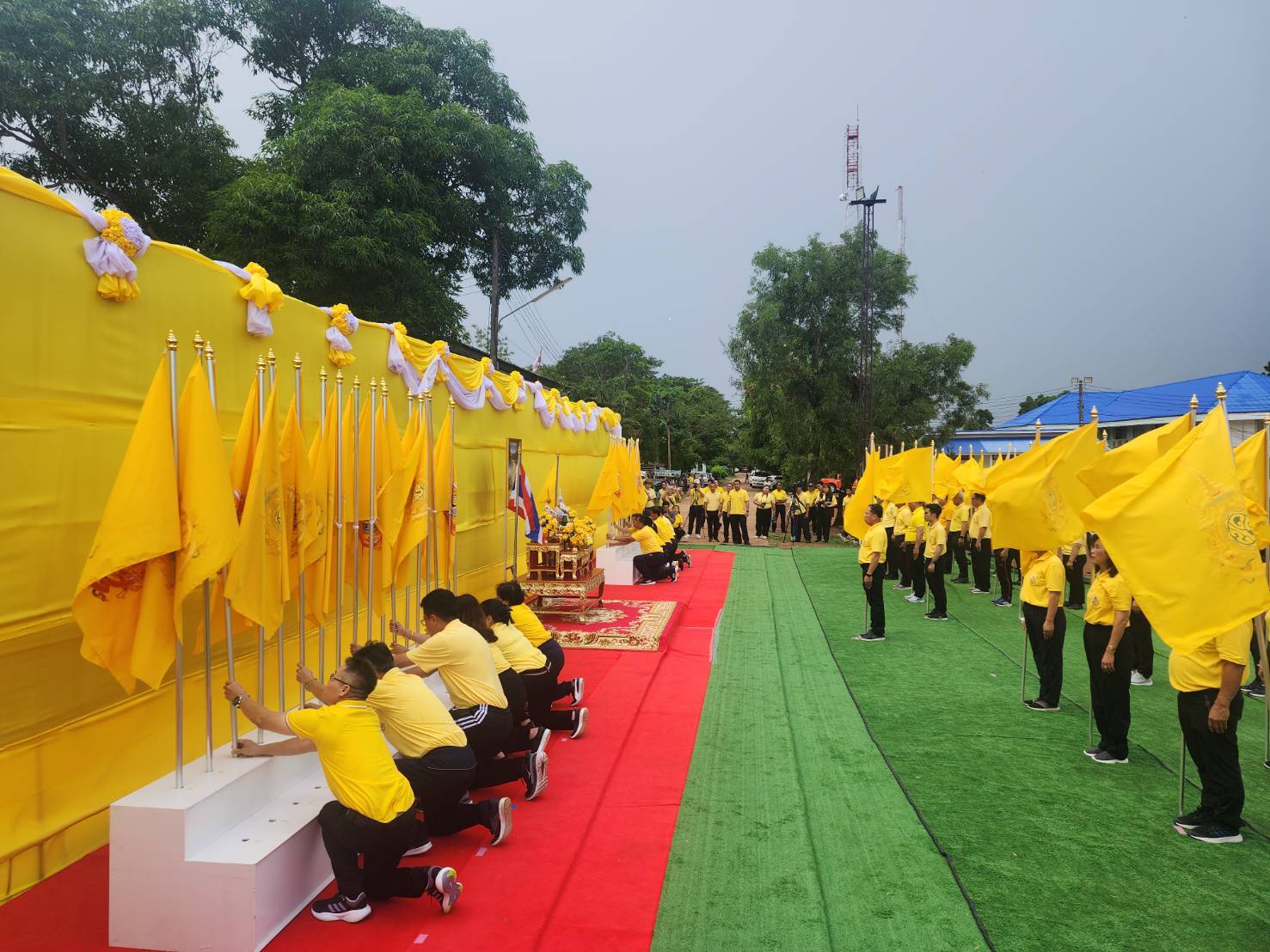 พช.นครพนม   ร่วมกิจกรรมเดิน วิ่ง ปั่น ธงตราสัญลักษณ์งานเฉลิมพระเกียรติพระบาทสมเด็จพระเจ้าอยู่หัว เนื่องในโอกาสพระราชพิธีมหามงคลเฉลิมพระชนมพรรษา 6 รอบ 28 กรกฎาคม 2567 ส่งมอบต่อให้จังหวัดสกลนคร