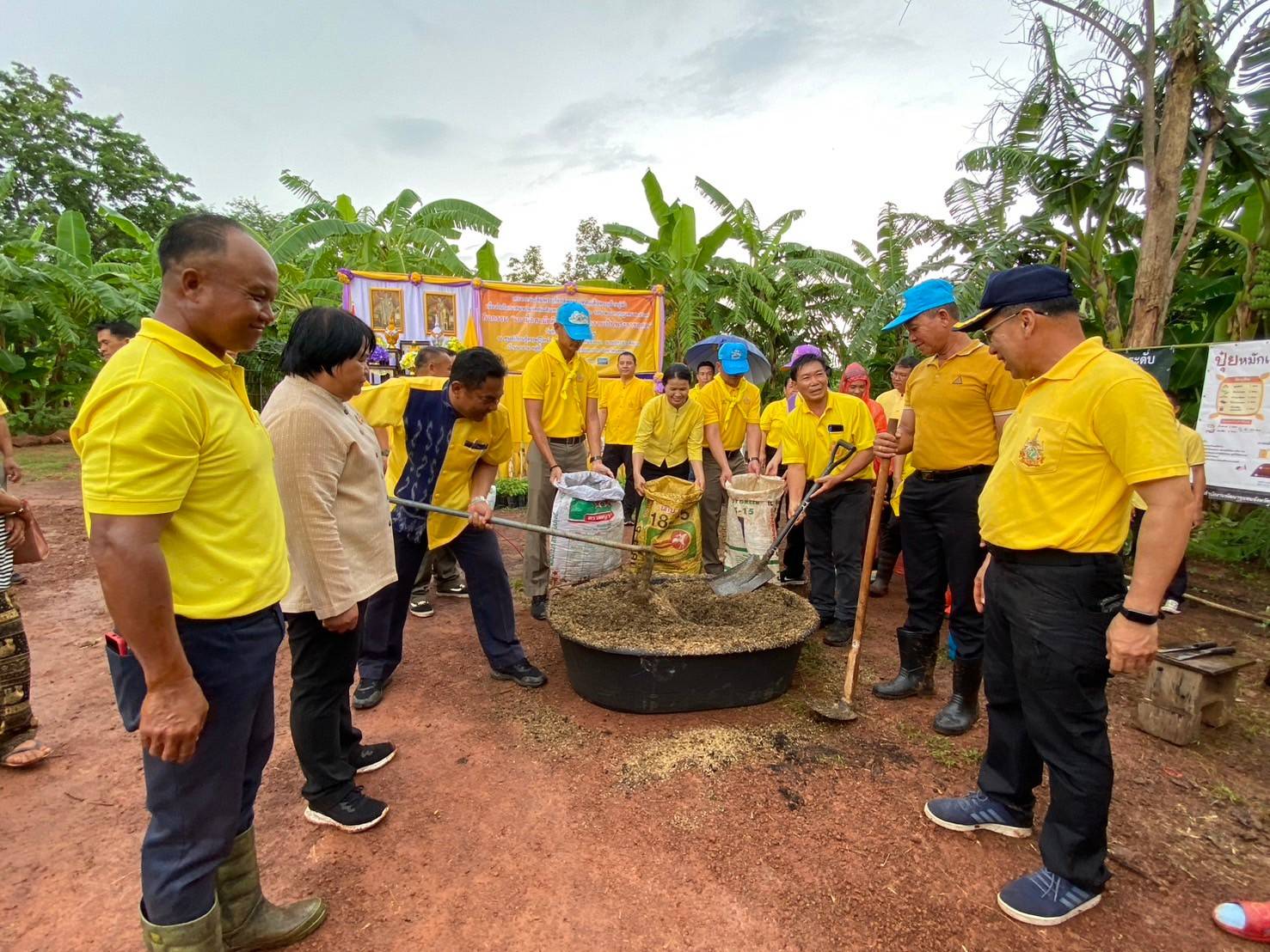 นครพนม   ดำเนินโครงการเฉลิมพระเกียรติพระบาทสมเด็จพระเจ้าอยู่หัว เนื่องในโอกาสมหามงคลเฉลิมพระชนมพรรษา 6 รอบ 28 กรกฎาคม 2567 กิจกรรม “เอามื้อสามัคคี ทำความดี ถวายเป็นพระราชกุศล”