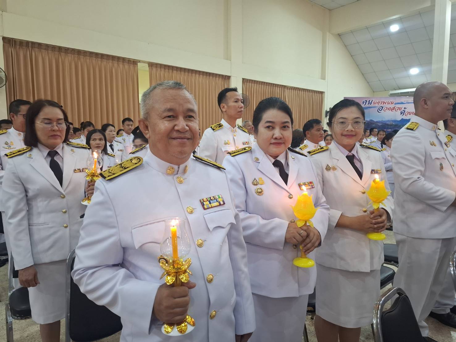 พช.นครพนม   ร่วมประกอบพิธีถวายเครื่องราชสักการะและวางพานพุ่ม จุดเทียนชัยถวายพระพรชัยมงคล เฉลิมพระเกียรติสมเด็จพระนางเจ้าฯ พระบรมราชินี เนื่องในโอกาสวันเฉลิมพระชนมพรรษา 3 มิถุนายน 2567