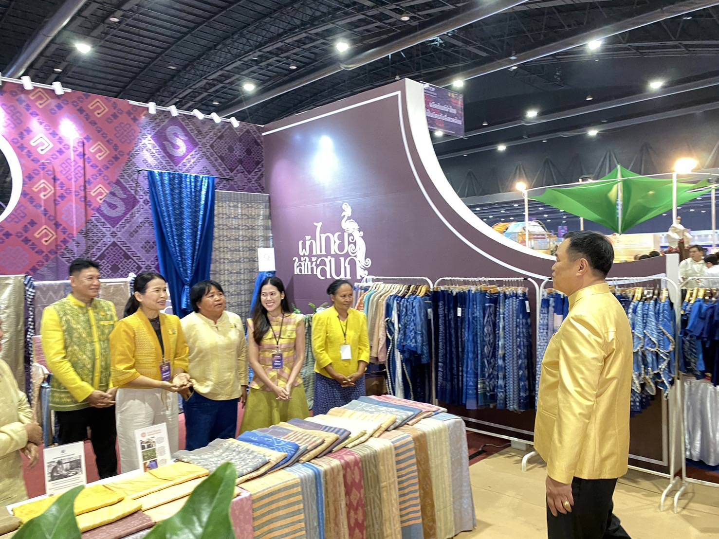 นครพนม   ร่วมเปิดงาน OTOP Midyear 2024 “หลากหลายผลิตภัณฑ์ สีสันภูมิปัญญาไทย” สุดยิ่งใหญ่อลังการ