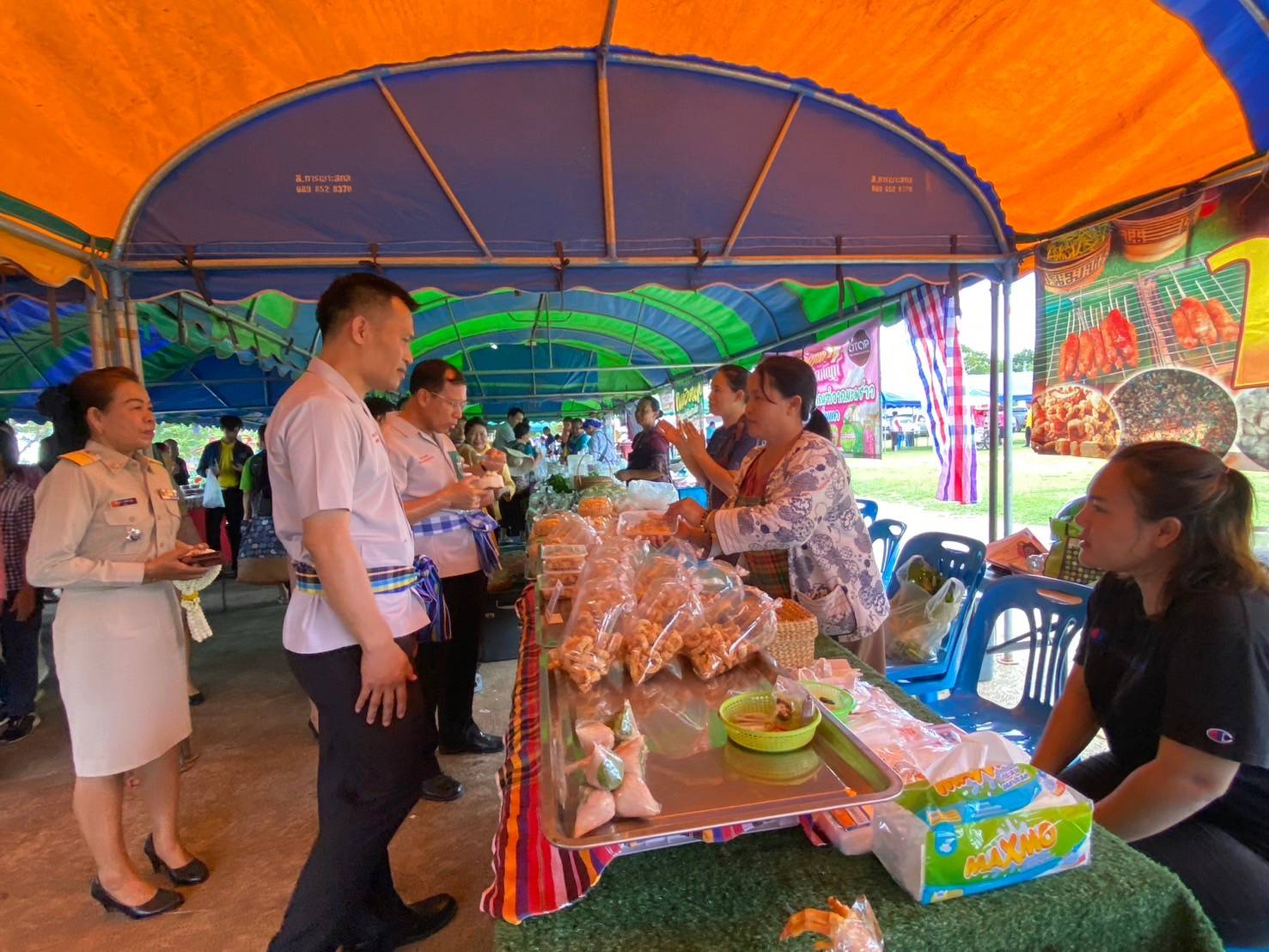 ผู้ว่าฯ นครพนม   ขับเคลื่อนโครงการจังหวัดเคลื่อนที่แบบบูรณาการ “หน่วยบำบัดทุกข์ บำรุงสุข สร้างรอยยิ้มให้ประชาชนจังหวัดนครพนม” ประจำปีงบประมาณ พ.ศ. 2567 พื้นที่อำเภอนาแก