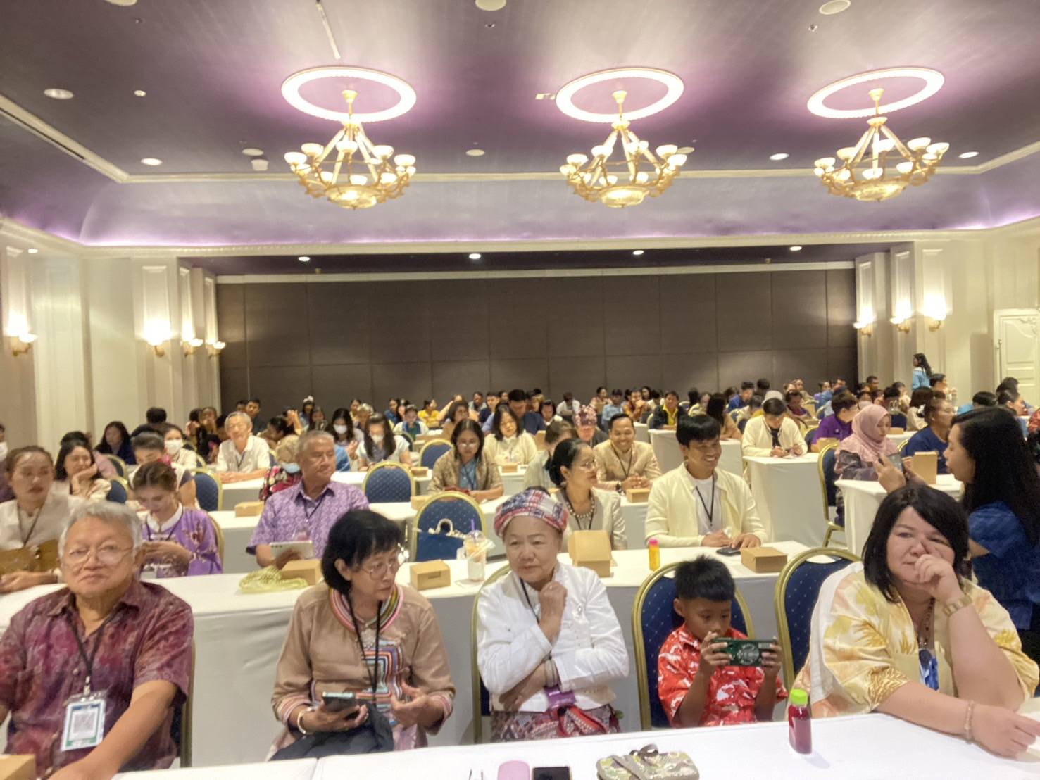 พช.นครพนม   ร่วมการประชุมเชิงปฏิบัติการด้านการประเมินฟุตพริ้นท์ของผ้าไทย