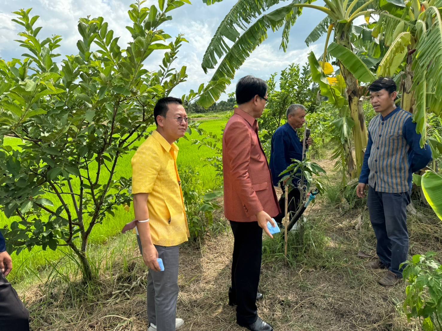 ผู้ตรวจราชการกระทรวงมหาดไทย พร้อมคณะ   ลงพื้นที่ตรวจติดตามการดำเนินงานโครงการและผลการปฏิบัติราชการตามนโยบายของรัฐบาลและกระทรวงมหาดไทย ในพื้นที่เขตตรวจราชการที่ 11 ประจำปี 2567 การดำเนินโครงการขยายผลการพัฒนาพื้นที่ต้นแบบการพัฒนาคุณภาพชีวิต ตามหลักทฤษฎีใหม่ประยุกต์สู่ “โคก หนอง นา” เฉลิมพระเกียรติพระบาทสมเด็จพระเจ้าอยู่หัว เนื่องในโอกาสมหามงคลเฉลิมพระชนมพรรษา 6 รอบ 28 กรกฎาคม 2567  พื้นที่จังหวัดนครพนม