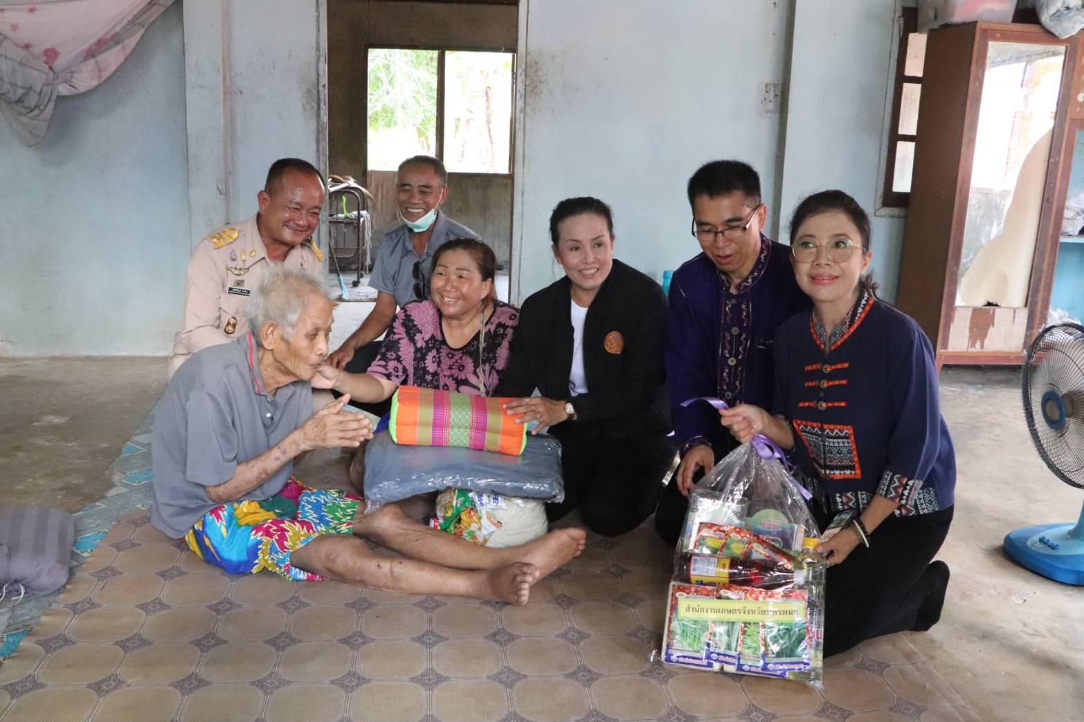 ผู้ว่าฯ นครพนม   ลงพื้นที่ตรวจติดตามการดำเนินงานตามนโยบายของรัฐบาล กระทรวงมหาดไทย และของจังหวัดนครพนม ในพื้นที่อำเภอเรณูนคร