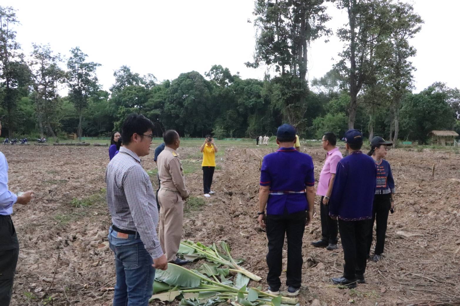 ผู้ว่าฯ นครพนม   ลงพื้นที่ตรวจติดตามการดำเนินงานตามนโยบายของรัฐบาล กระทรวงมหาดไทย และของจังหวัดนครพนม ในพื้นที่อำเภอเรณูนคร