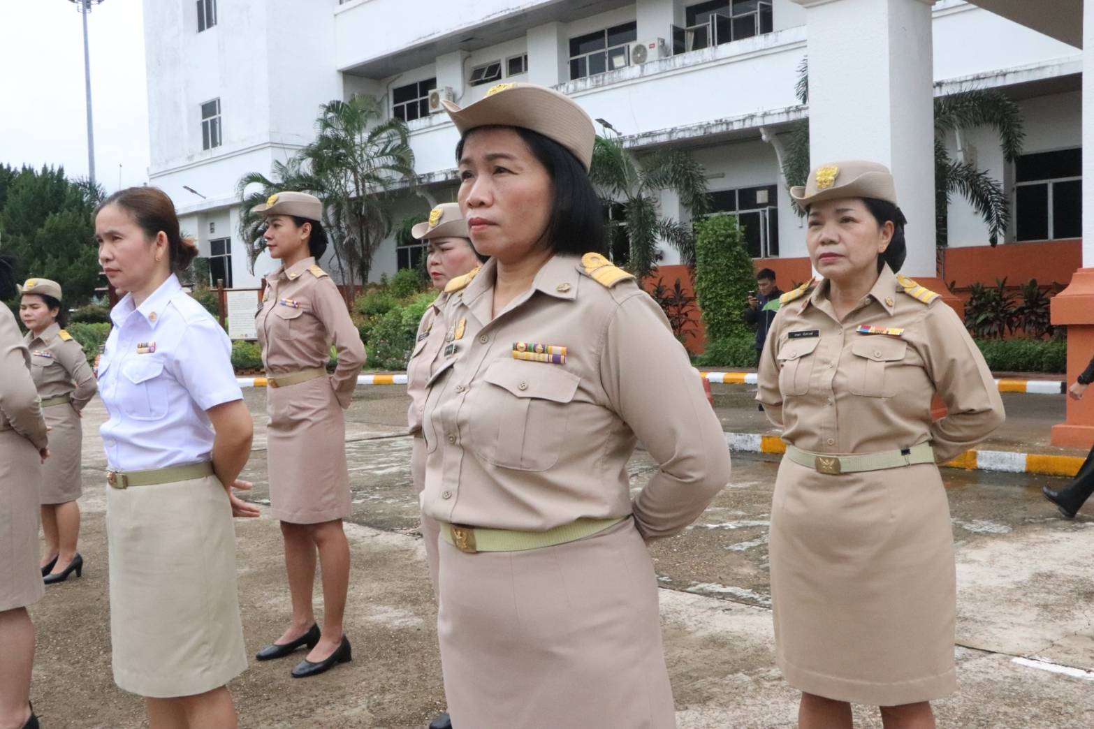 พช.นครพนม   ร่วมกิจกรรมเคารพธงชาติ สวดมนต์ไหว้พระ สร้างสำนึกรักและภาคภูมิใจในชาติไทย