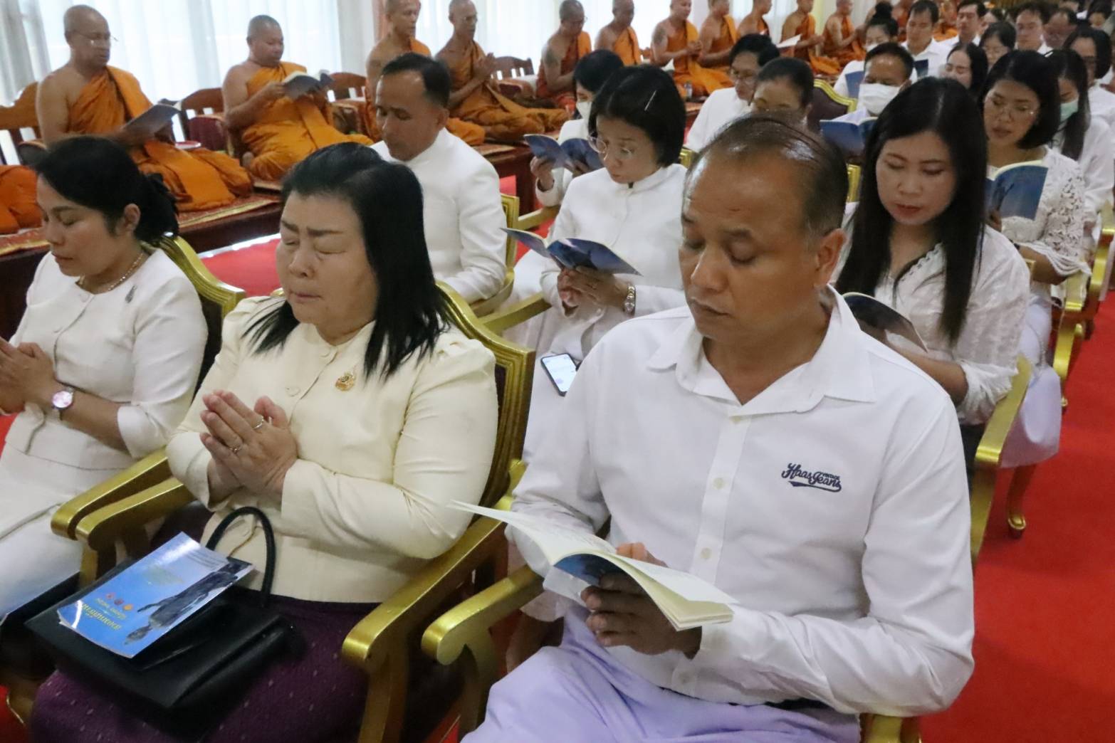 พช.นครพนม   ร่วมพิธีเจริญพระพุทธมนต์ เจริญจิตภาวนาถวายเป็นพระกุศลและถวายพระพรแด่ สมเด็จพระสังฆราช เนื่องในโอกาสฉลองพระชนมายุ 97 พรรษา
