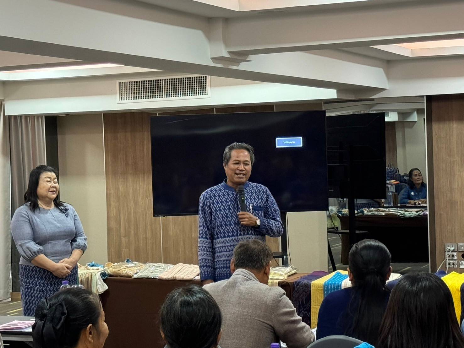 จังหวัดนครพนม   ส่งเสริมกระบวนการเครือข่ายองค์ความรู้ (Knowledge-Based OTOP : KBO) พัฒนาผลิตภัณฑ์มีคุณภาพ ได้มาตรฐานด้วยองค์ความรู้และนวัตกรรม