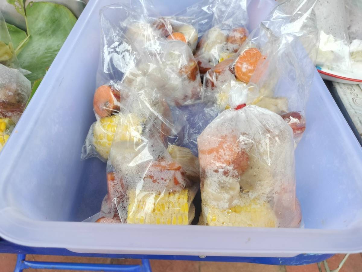 นครพนม   จัดแสดงและจำหน่ายผลผลิต โคก หนอง นา “ตลาดนัดโคก หนอง นา และอาหารปลอดภัย” สู่ความยั่งยืน