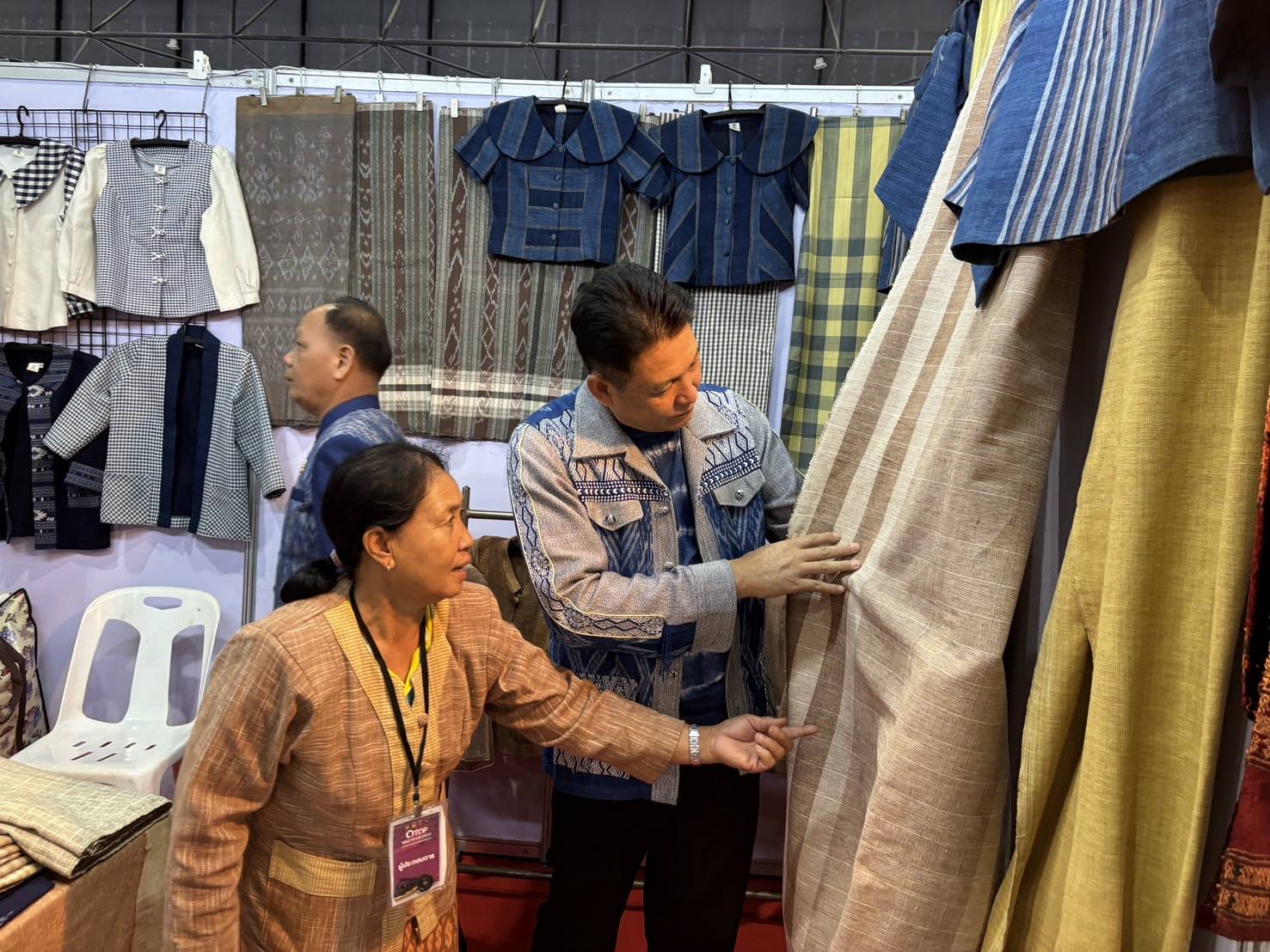 วันสุดท้ายแล้ว   งาน OTOP Midyear 2024 “หลากหลายผลิตภัณฑ์ สีสันภูมิปัญญาไทย”