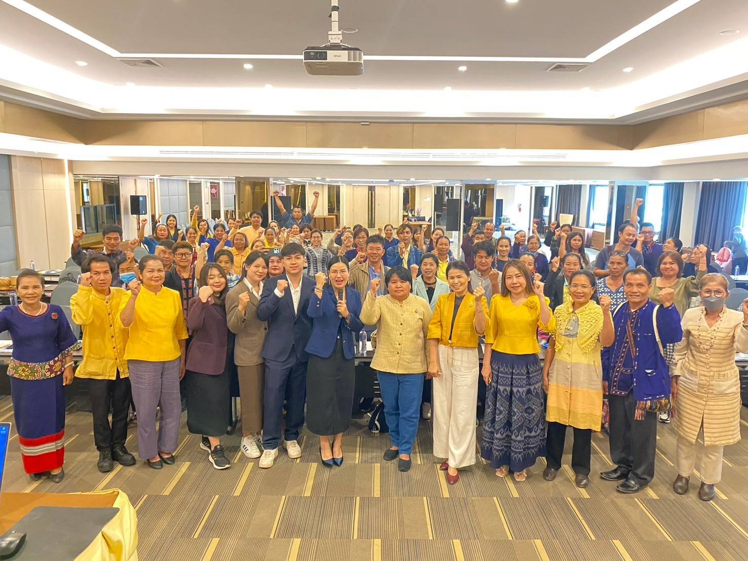 นครพนนม   เร่งพัฒนาศักยภาพผู้ประกอบการสู่ยุค 4.0 สร้างความเข้มแข็งทางด้านเศรษฐกิจและแข่งขันอย่างยั่งยืน