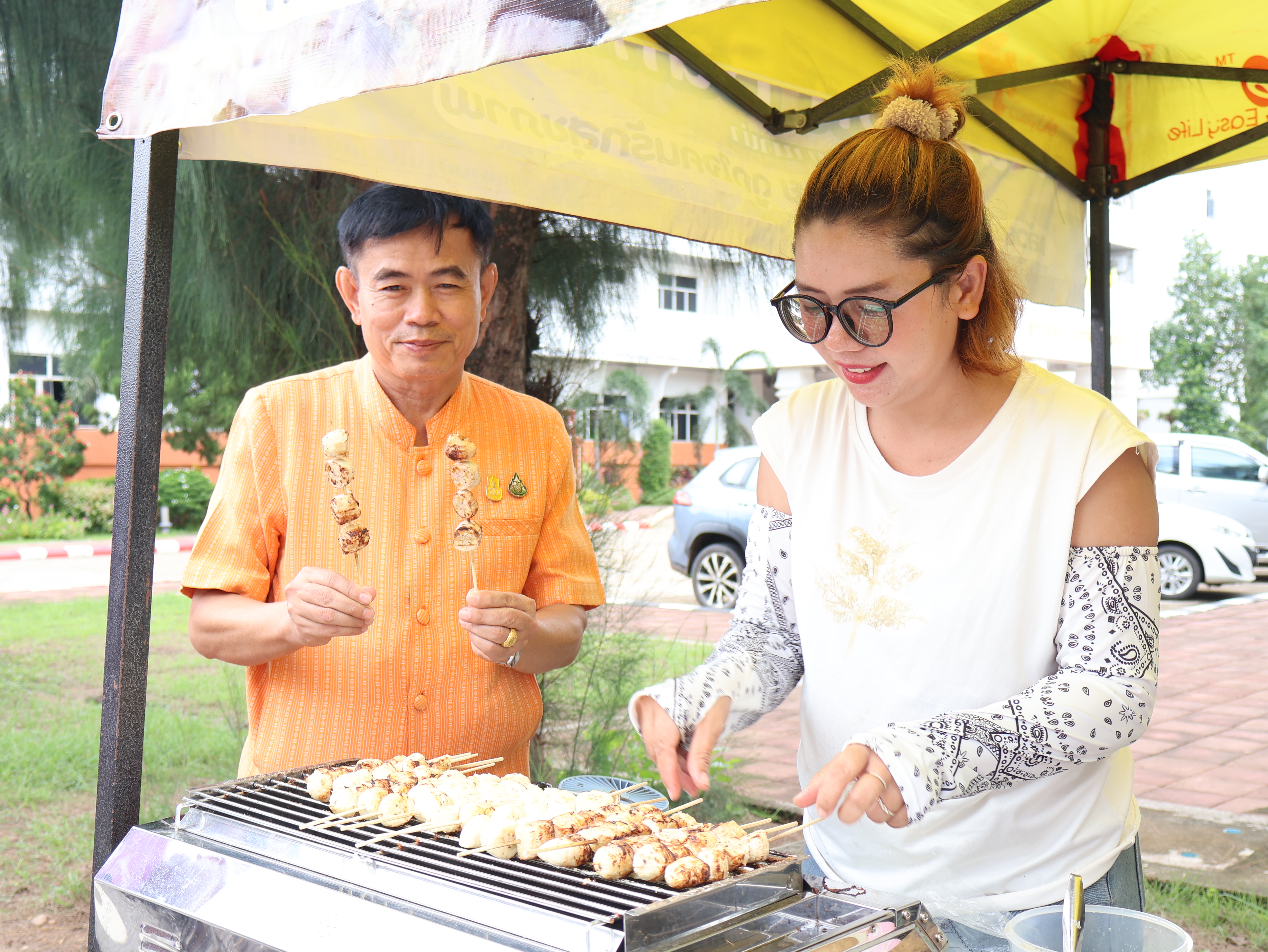 นครพนม   จัดแสดงและจำหน่ายผลผลิต โคก หนอง นา “ตลาดนัดโคก หนอง นา และอาหารปลอดภัย” สู่ความยั่งยืน