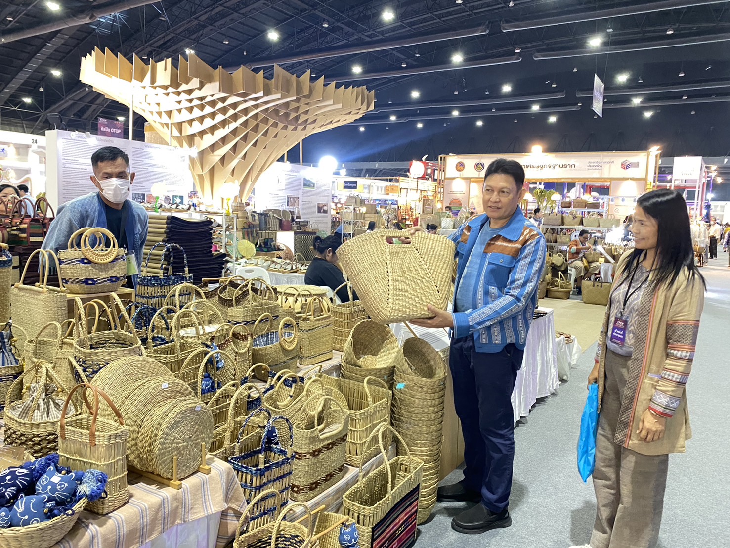 เริ่มแล้ว งาน OTOP Midyear 2024   “หลากหลายผลิตภัณฑ์ สีสันภูมิปัญญาไทย”