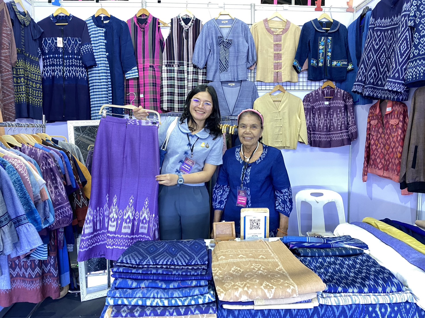 OTOP นครพนม   ร่วมจำหน่ายในงาน OTOP Midyear 2024 “หลากหลายผลิตภัณฑ์ สีสันภูมิปัญญาไทย”