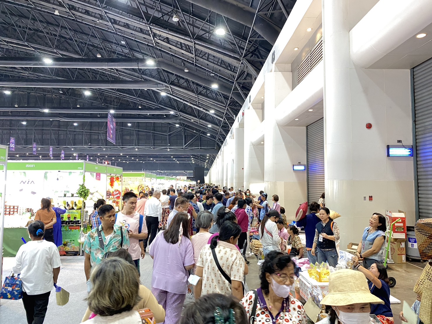 OTOP นครพนม   ร่วมจำหน่ายในงาน OTOP Midyear 2024 “หลากหลายผลิตภัณฑ์ สีสันภูมิปัญญาไทย”
