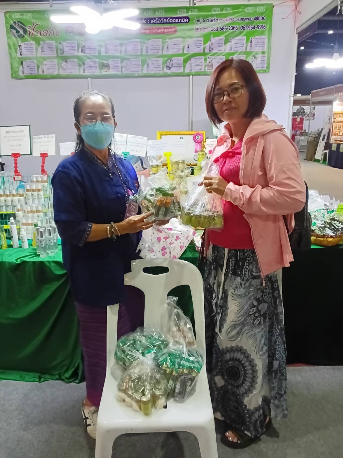 OTOP นครพนม   ร่วมจำหน่ายในงาน OTOP Midyear 2024 “หลากหลายผลิตภัณฑ์ สีสันภูมิปัญญาไทย”
