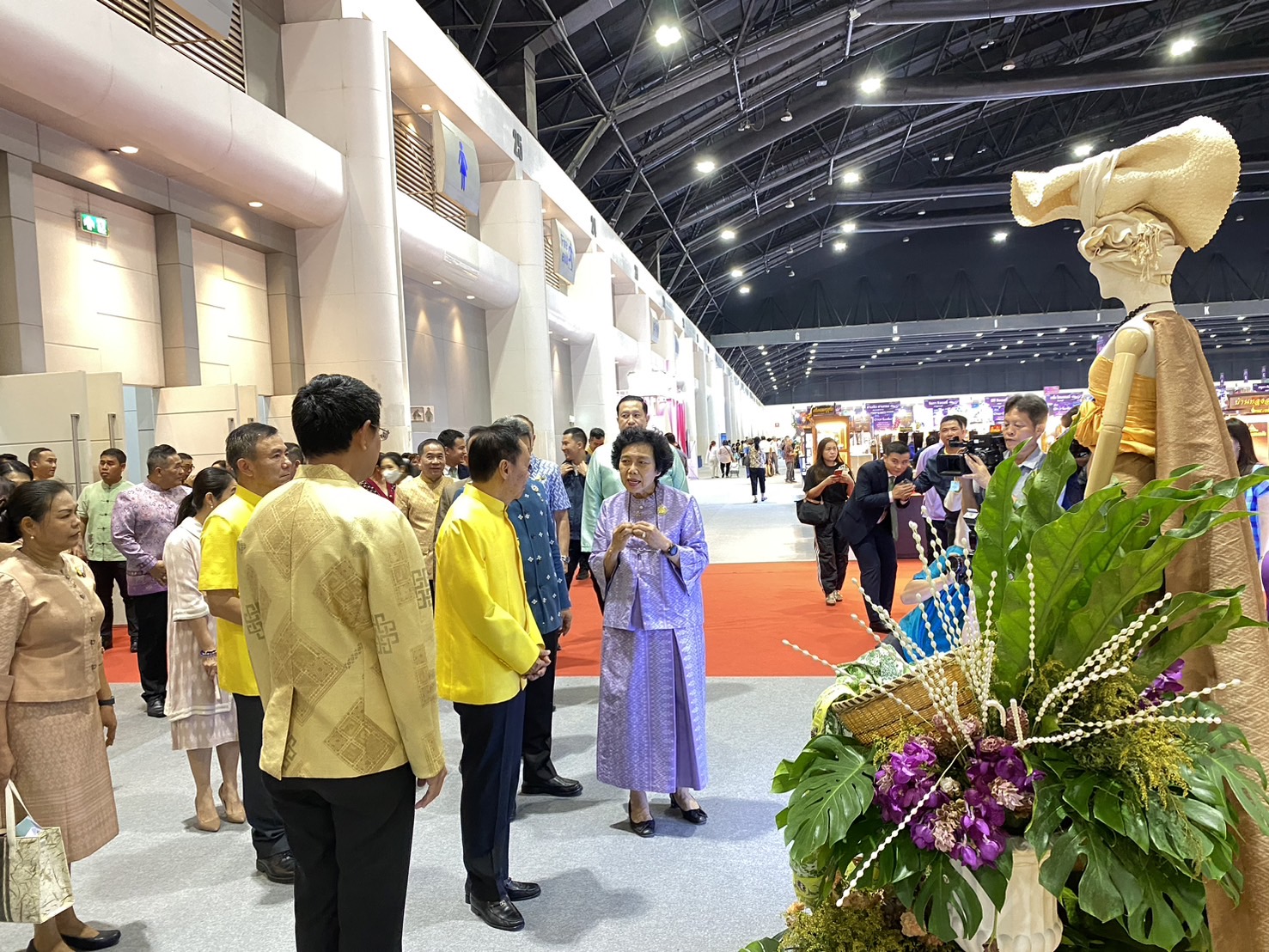 OTOP นครพนม   ร่วมจำหน่ายในงาน OTOP Midyear 2024 “หลากหลายผลิตภัณฑ์ สีสันภูมิปัญญาไทย”