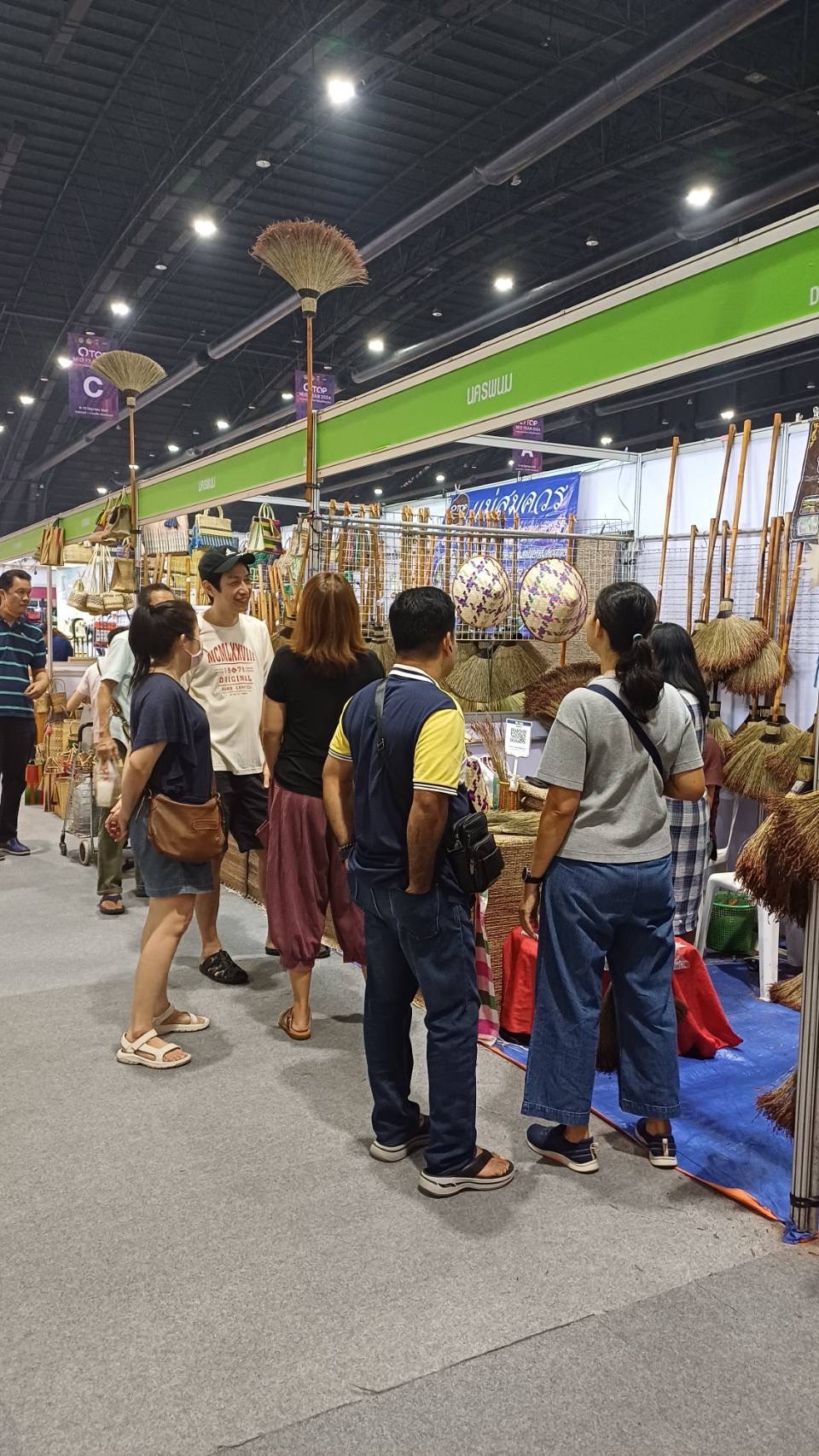 OTOP นครพนม   ร่วมจำหน่ายในงาน OTOP Midyear 2024 “หลากหลายผลิตภัณฑ์ สีสันภูมิปัญญาไทย”