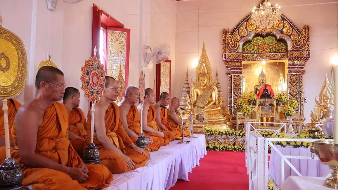 พช.นครพนม   ร่วมพิธีเวียนเทียนสมโภชน้ำพระพุทธมนต์ศักดิ์สิทธิ์