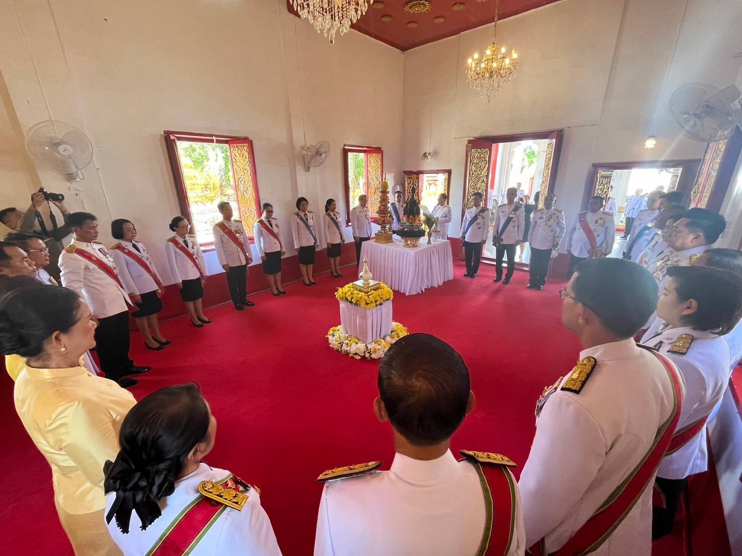 พช.นครพนม   ร่วมพิธีเวียนเทียนสมโภชน้ำพระพุทธมนต์ศักดิ์สิทธิ์