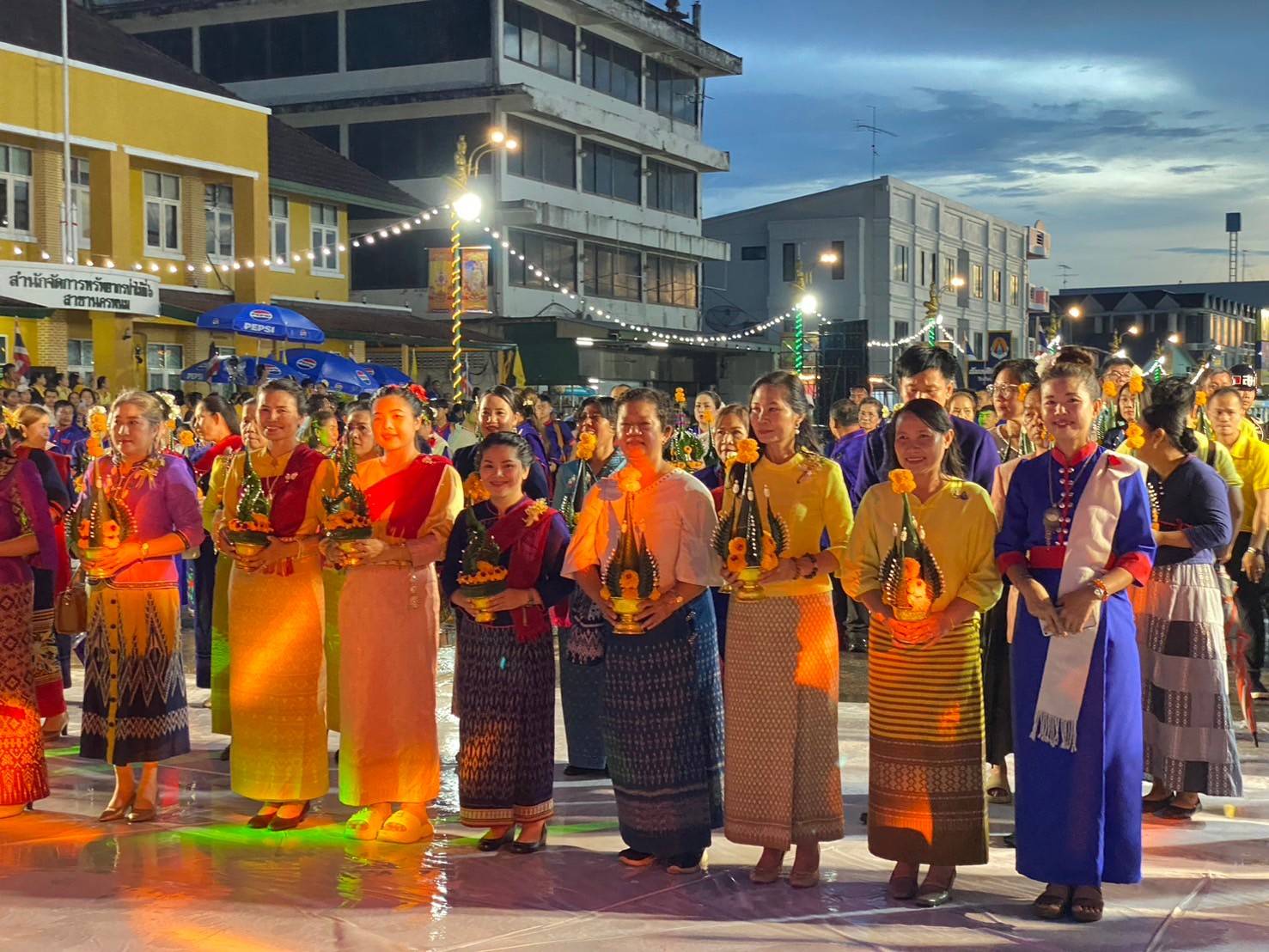 พช.นครพนม   ร่วมพิธีรวมพลคนเกิดวันจันทร์ วันที่สองของงาน บวงสรวงพญาศรีสัตตนาคราช ประจำปี 2567