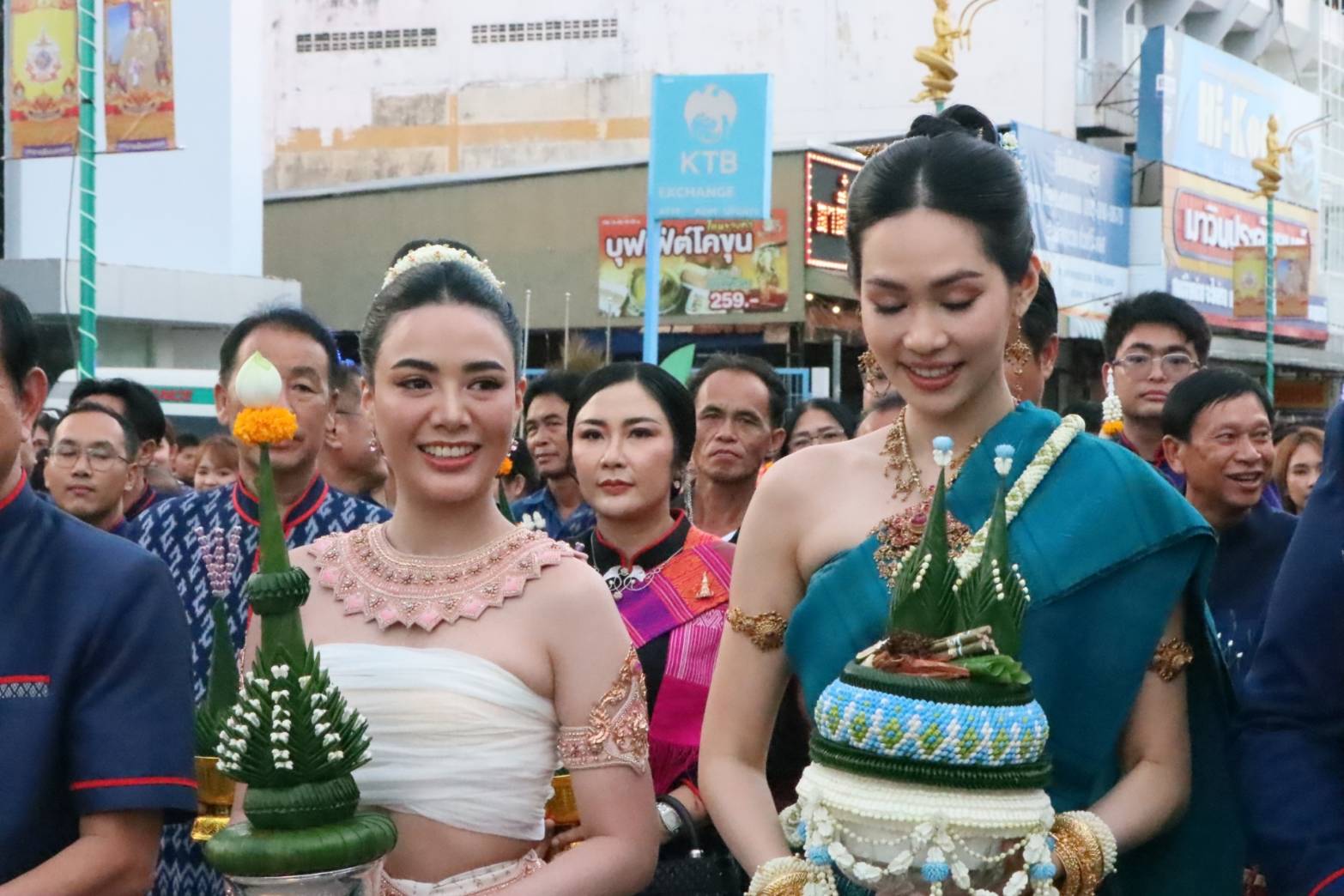 พช.นครพนม   ร่วมพิธีรวมพลคนเกิดวันพฤหัสบดี วันที่ห้าของงานบวงสรวงพญาศรีสัตตนาคราช ประจำปี 2567