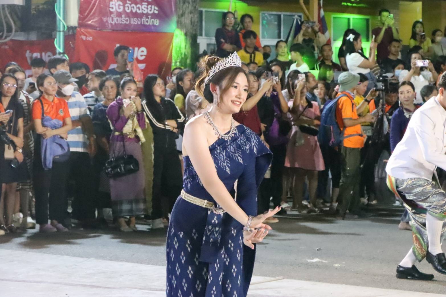 พช.นครพนม   ร่วมพิธีรวมพลคนเกิดวันพฤหัสบดี วันที่ห้าของงานบวงสรวงพญาศรีสัตตนาคราช ประจำปี 2567