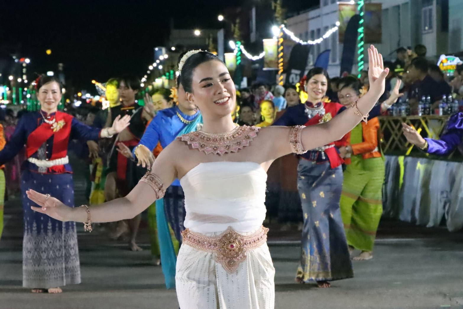 พช.นครพนม   ร่วมพิธีรวมพลคนเกิดวันพฤหัสบดี วันที่ห้าของงานบวงสรวงพญาศรีสัตตนาคราช ประจำปี 2567