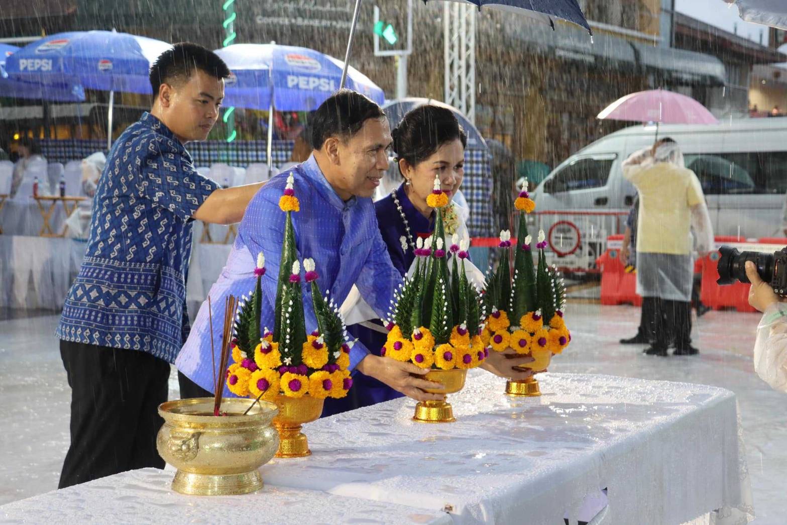พช.นครพนม   ร่วมกิจกรรมรวมพลคนเกิดวันศกร์ ในงานบวงสรวงพญาศรีสัตตนาคราช ประจำปี 2567