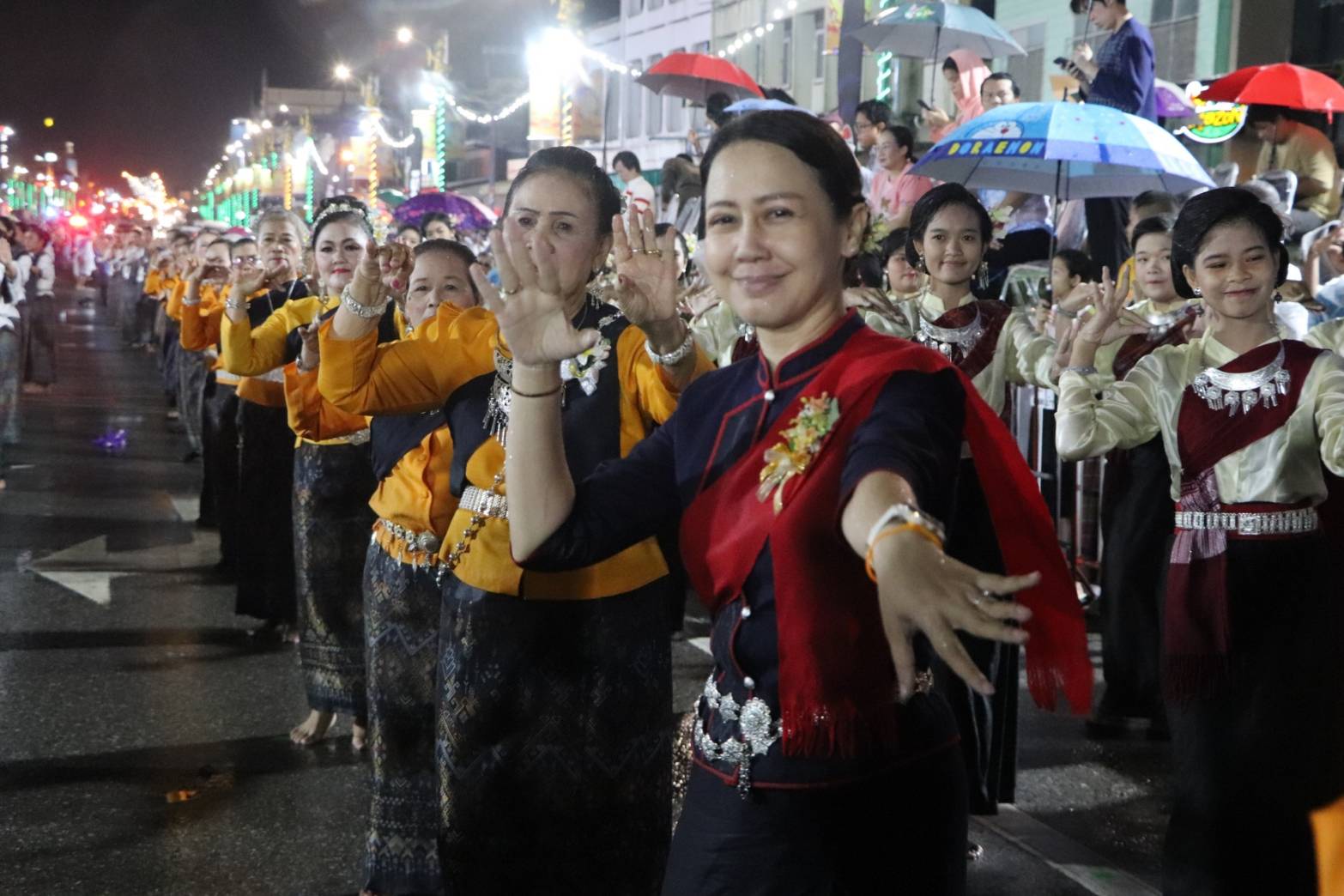 พช.นครพนม   ร่วมกิจกรรมรวมพลคนเกิดวันศกร์ ในงานบวงสรวงพญาศรีสัตตนาคราช ประจำปี 2567