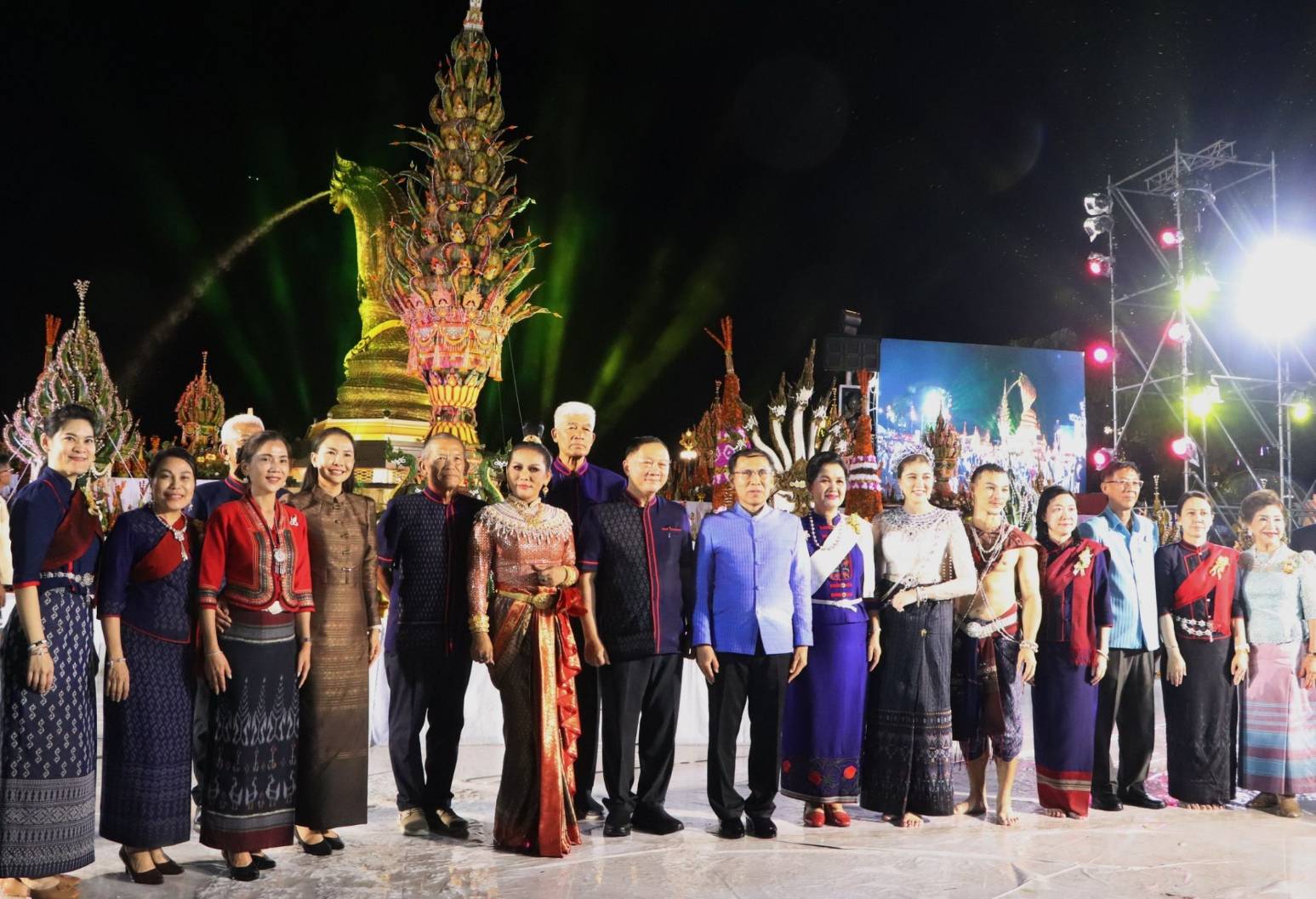 พช.นครพนม   ร่วมกิจกรรมรวมพลคนเกิดวันศกร์ ในงานบวงสรวงพญาศรีสัตตนาคราช ประจำปี 2567