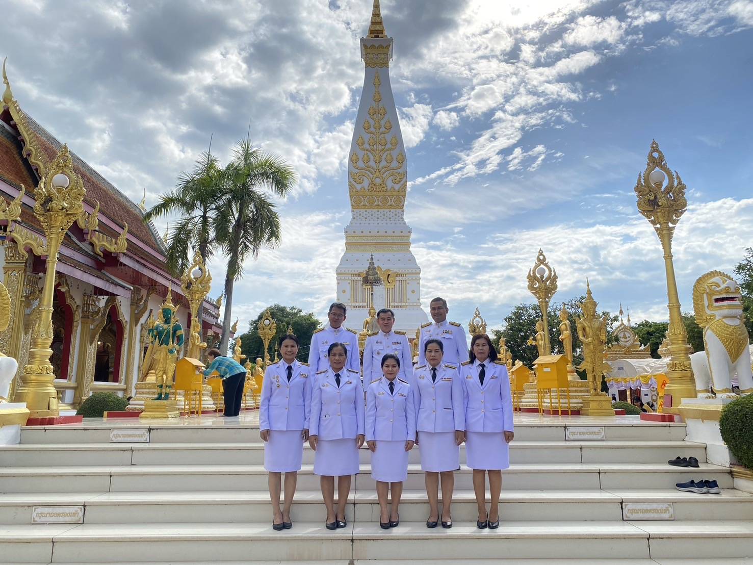 ผู้ว่าฯ นครพนม   เชิญคันโทน้ำพระพุทธมนต์ศักดิ์สิทธิ์ เนื่องในโอกาสพระราชพิธีมหามงคลเฉลิมพระชนมพรรษา 6 รอบ 28 กรกฎาคม 2567 ไปเก็บรักษาไว้ที่กระทรวงมหาดไทย