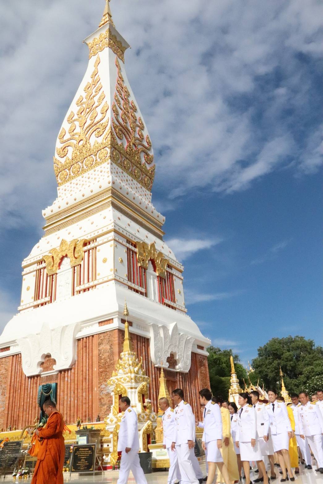 พช.นครพนม   ร่วมพิธีบรรพชาอุปสมบท เฉลิมพระเกียรติพระบาทสมเด็จพระเจ้าอยู่หัว เนื่องในโอกาสพระราชพิธีมหามงคลเฉลิมพระชนมพรรษา 6 รอบ 28 กรกฎาคม 2567