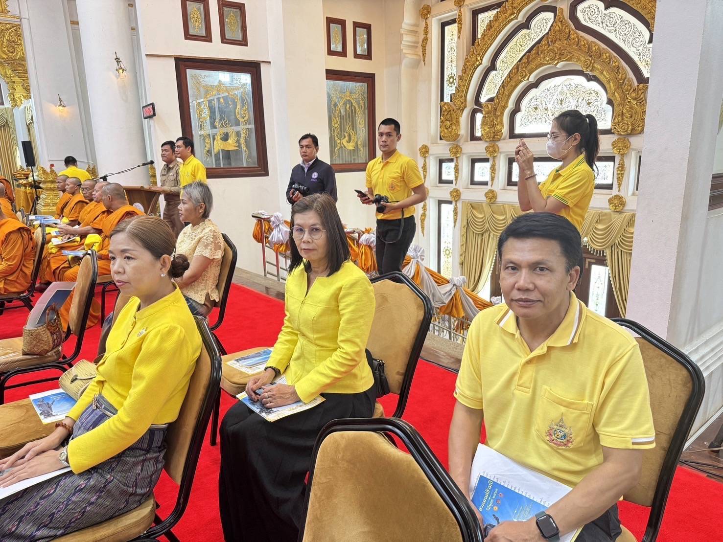 ผู้ว่าฯ นครพนม   นำชาวนครพนมประกอบพิธีเจริญพระพุทธมนต์ เจริญจิตภาวนา ถวายพระพรชัยมงคลแด่พระบาทสมเด็จพระเจ้าอยู่หัว เนื่องในโอกาสวันเฉลิมพระชนมพรรษา 6 รอบ 28 กรกฎาคม 2567 และมอบโฉนดที่ดินให้แก่วัด วัดร้าง โบสถ์ มัสยิด เฉลิมพระเกียรติพระบาทสมเด็จพระเจ้าอยู่หัว