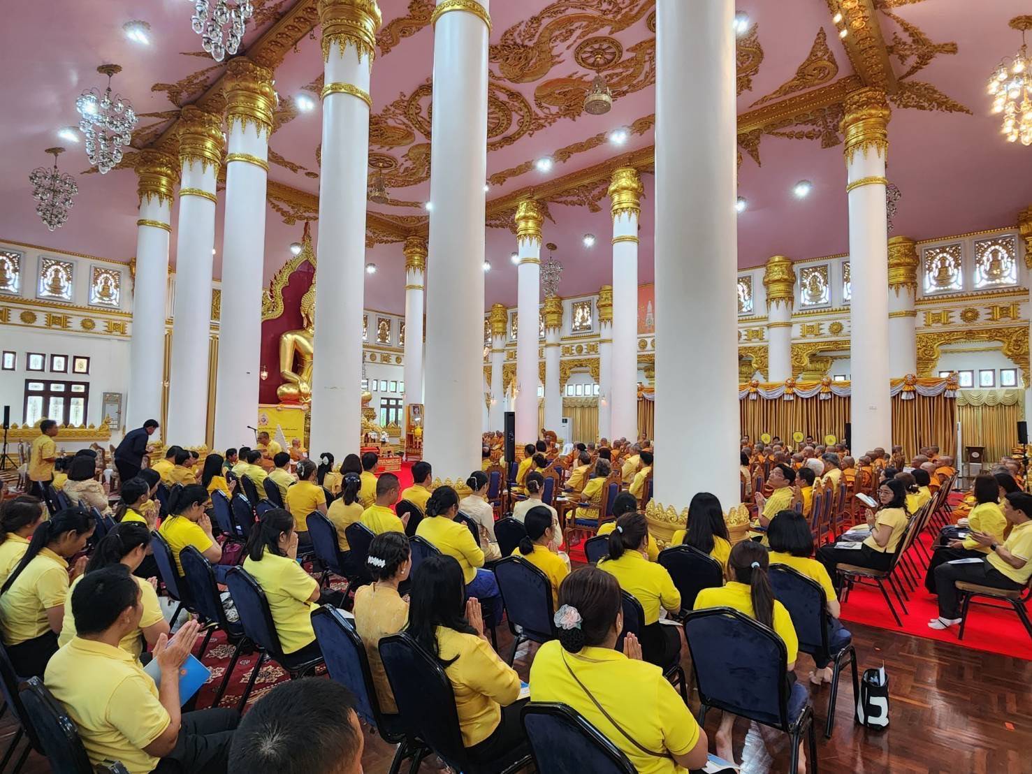 ผู้ว่าฯ นครพนม   นำชาวนครพนมประกอบพิธีเจริญพระพุทธมนต์ เจริญจิตภาวนา ถวายพระพรชัยมงคลแด่พระบาทสมเด็จพระเจ้าอยู่หัว เนื่องในโอกาสวันเฉลิมพระชนมพรรษา 6 รอบ 28 กรกฎาคม 2567 และมอบโฉนดที่ดินให้แก่วัด วัดร้าง โบสถ์ มัสยิด เฉลิมพระเกียรติพระบาทสมเด็จพระเจ้าอยู่หัว