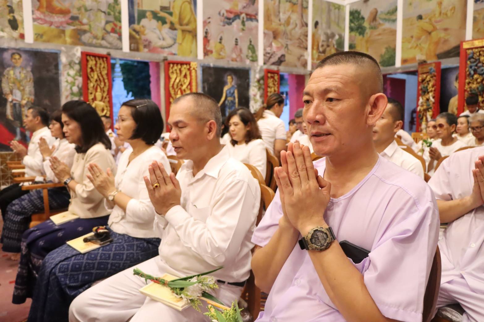ผู้ว่าฯ นครพนม   นำพุทธศาสนิกชนร่วมเวียนเทียน เนื่องในวันอาสาฬหบูชา ประจำปี 2567