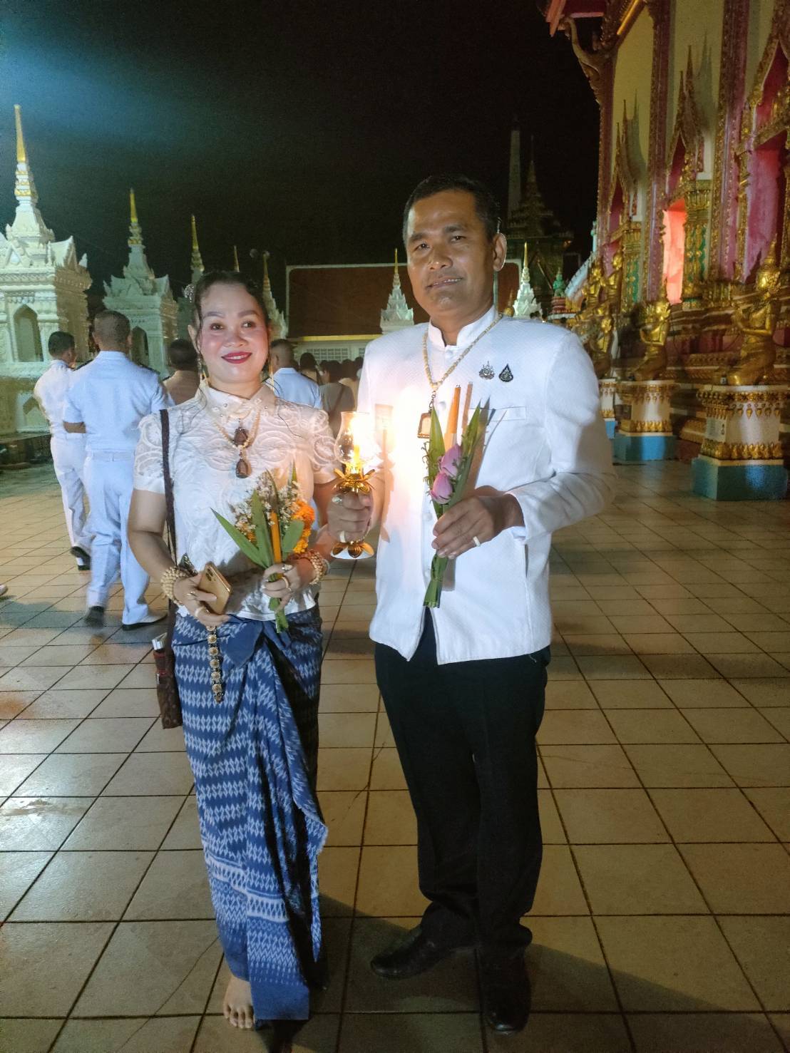 ผู้ว่าฯ นครพนม   นำพุทธศาสนิกชนร่วมเวียนเทียน เนื่องในวันอาสาฬหบูชา ประจำปี 2567