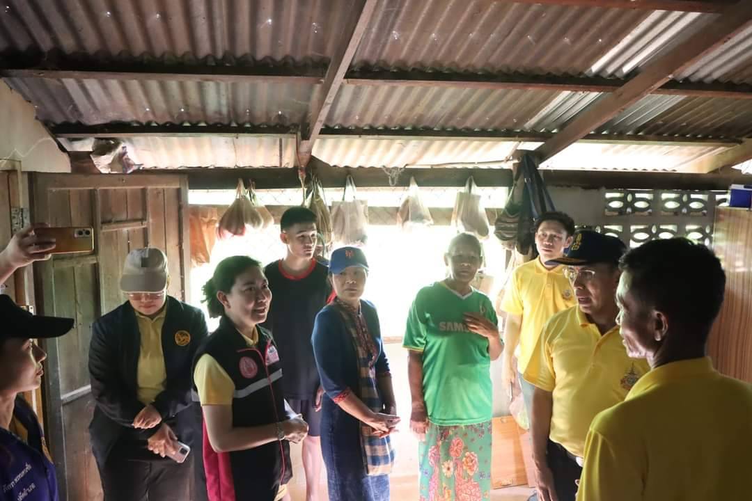 ผู้ว่าฯ นครพนม   ลงพื้นที่ตรวจเยี่ยมการซ่อมแซมบ้านเรือนให้ประชาชนกลุ่มเปราะบาง ในพื้นที่อำเภอวังยาง