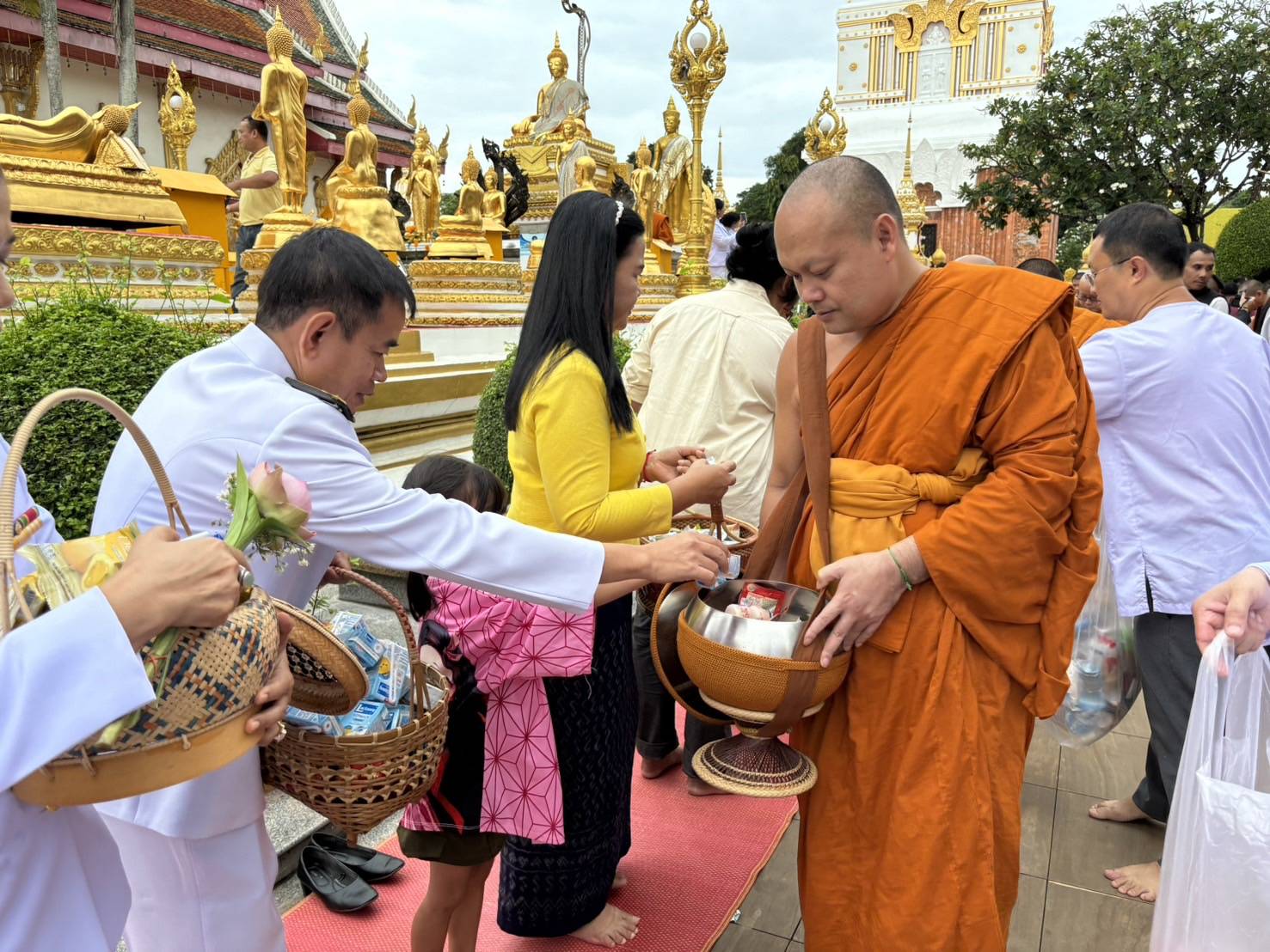 จังหวัดนครพนม   จัดพิธีเจริญพระพุทธมนต์และทำบุญตักบาตรถวายเป็นพระราชกุศลเนื่องในโอกาสพระราชพิธีมหามงคลเฉลิมพระชนมพรรษา 6 รอบ 28 กรกฎาคม 2567
