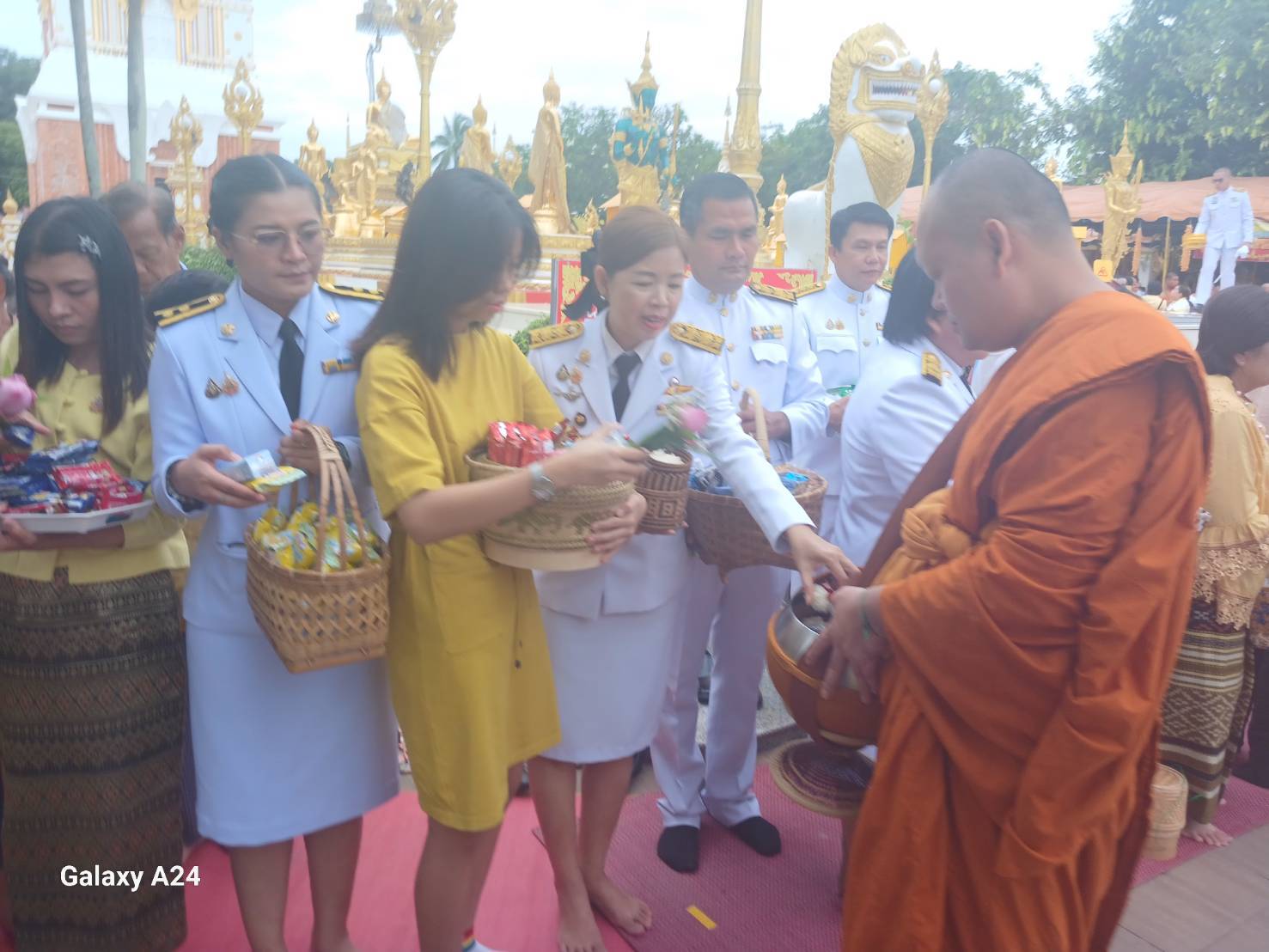 จังหวัดนครพนม   จัดพิธีเจริญพระพุทธมนต์และทำบุญตักบาตรถวายเป็นพระราชกุศลเนื่องในโอกาสพระราชพิธีมหามงคลเฉลิมพระชนมพรรษา 6 รอบ 28 กรกฎาคม 2567