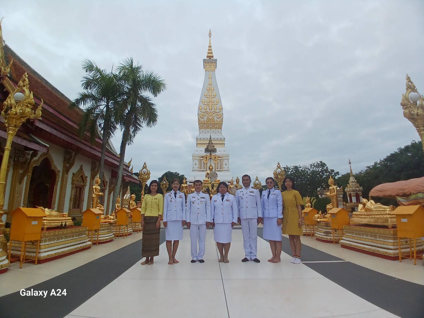 จังหวัดนครพนม   จัดพิธีเจริญพระพุทธมนต์และทำบุญตักบาตรถวายเป็นพระราชกุศลเนื่องในโอกาสพระราชพิธีมหามงคลเฉลิมพระชนมพรรษา 6 รอบ 28 กรกฎาคม 2567