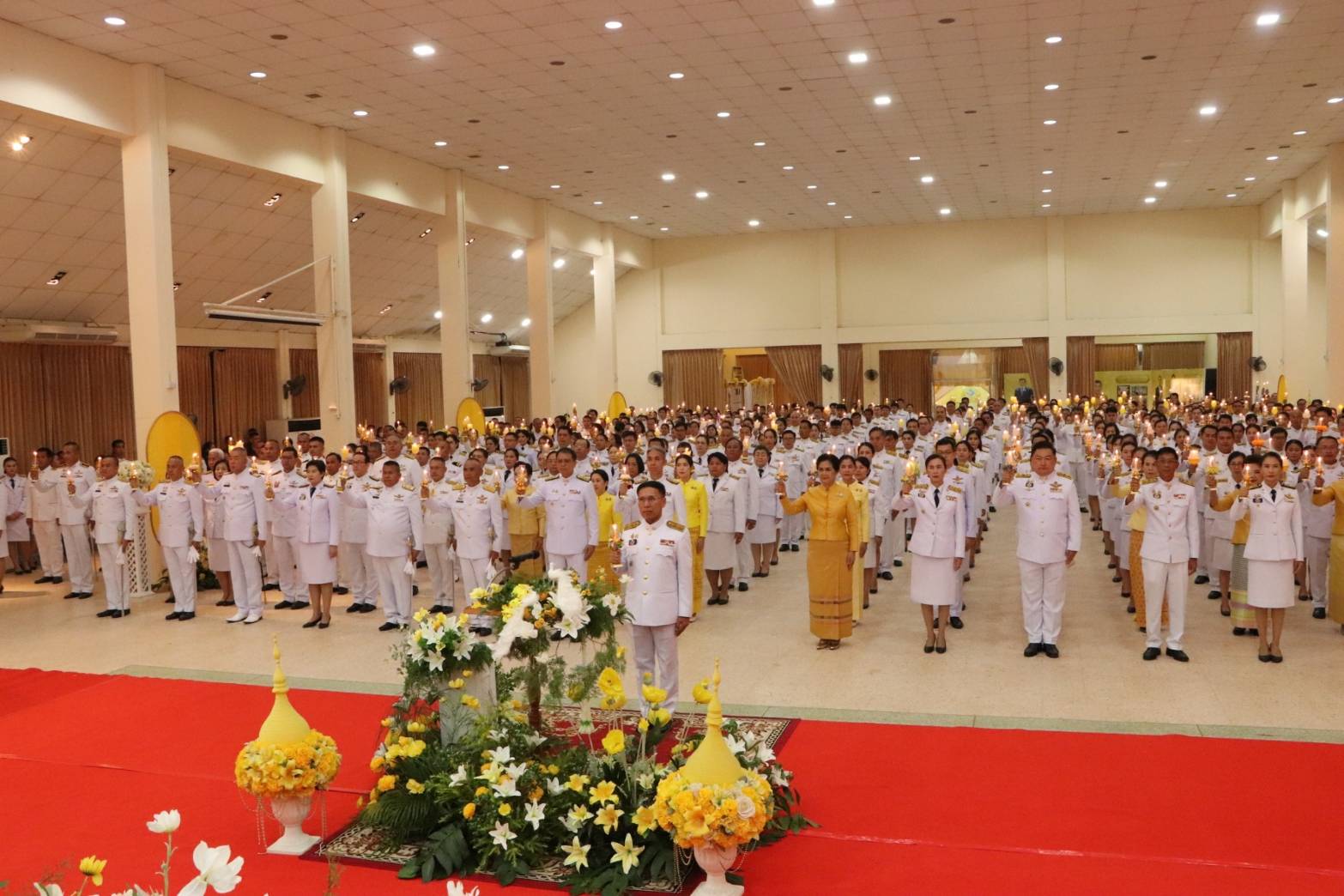 ผู้ว่าฯ นครพนม   นำชาวนครพนมประกอบพิธีถวายเครื่องราชสักการ วางพานพุ่ม จุดเทียนถวายพระพรชัยมงคล และถวายสัตย์ปฏิญาณเพื่อเป็นข้าราชการที่ดี และพลังของแผ่นดิน เนื่องในโอกาสพระราชพิธีมหามงคลเฉลิมพระชนมพรรษา 6 รอบ 28 กรกฎาคม 2567
