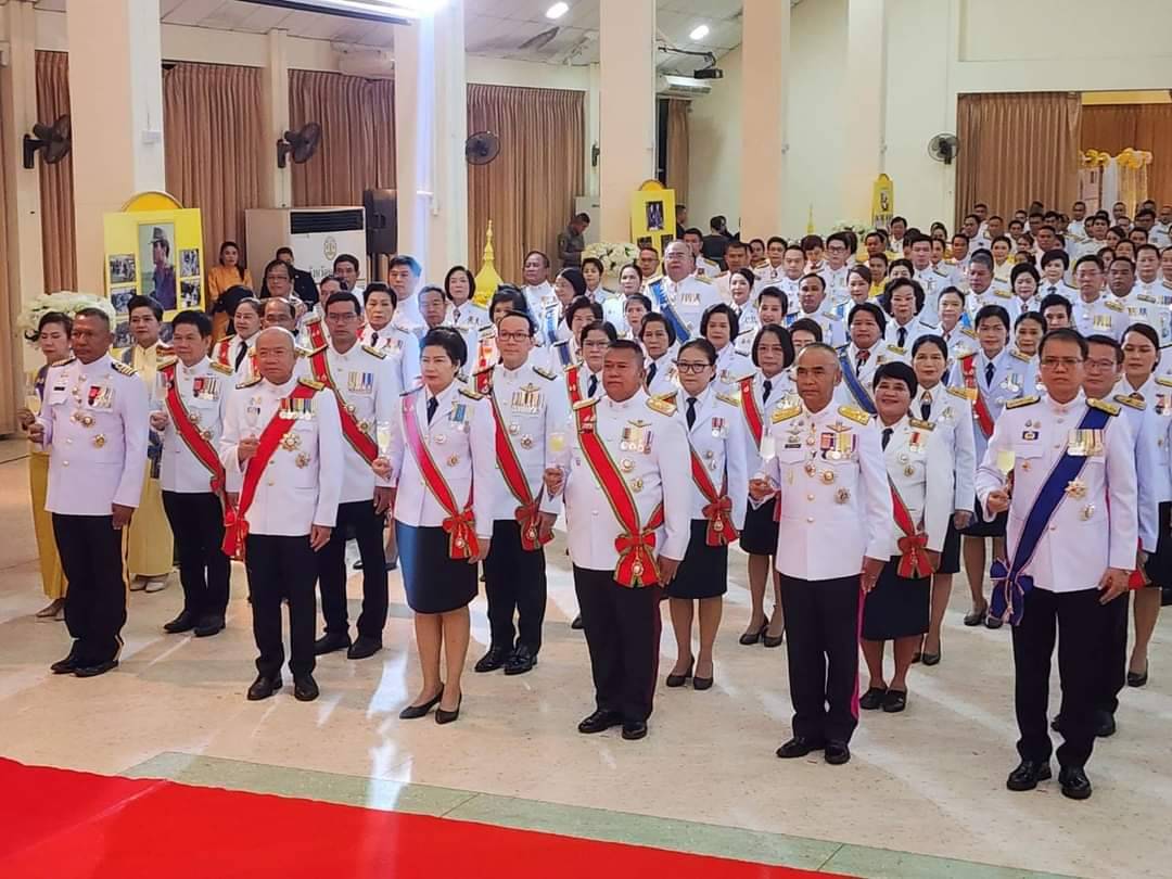 ผู้ว่าฯ นครพนม   นำข้าราชการ พนักงานรัฐวิสาหกิจ ภาคเอกชน และประชาชนทุกหมู่เหล่า ถวายพระพรชัยมงคลในงานสโมสรสันนิบาตเฉลิมพระเกียรติพระบาทสมเด็จพระเจ้าอยู่หัว เนื่องในโอกาสพระราชพิธีมหามงคลเฉลิมพระชนมพรรษา 6 รอบ 28 กรกฎาคม 2567