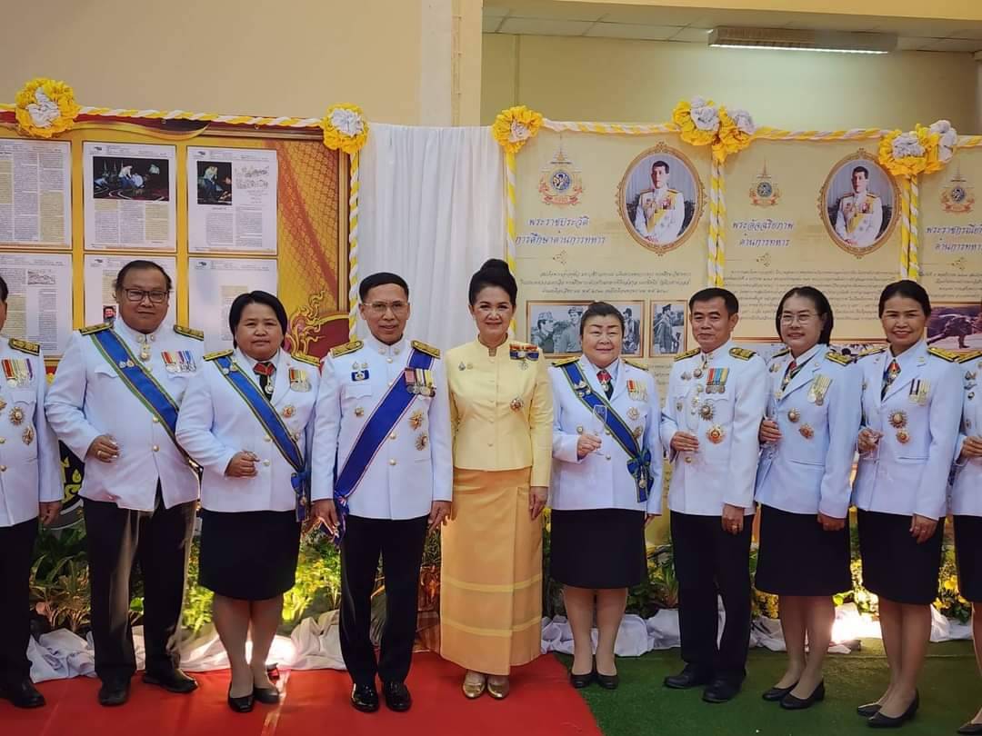 ผู้ว่าฯ นครพนม   นำข้าราชการ พนักงานรัฐวิสาหกิจ ภาคเอกชน และประชาชนทุกหมู่เหล่า ถวายพระพรชัยมงคลในงานสโมสรสันนิบาตเฉลิมพระเกียรติพระบาทสมเด็จพระเจ้าอยู่หัว เนื่องในโอกาสพระราชพิธีมหามงคลเฉลิมพระชนมพรรษา 6 รอบ 28 กรกฎาคม 2567