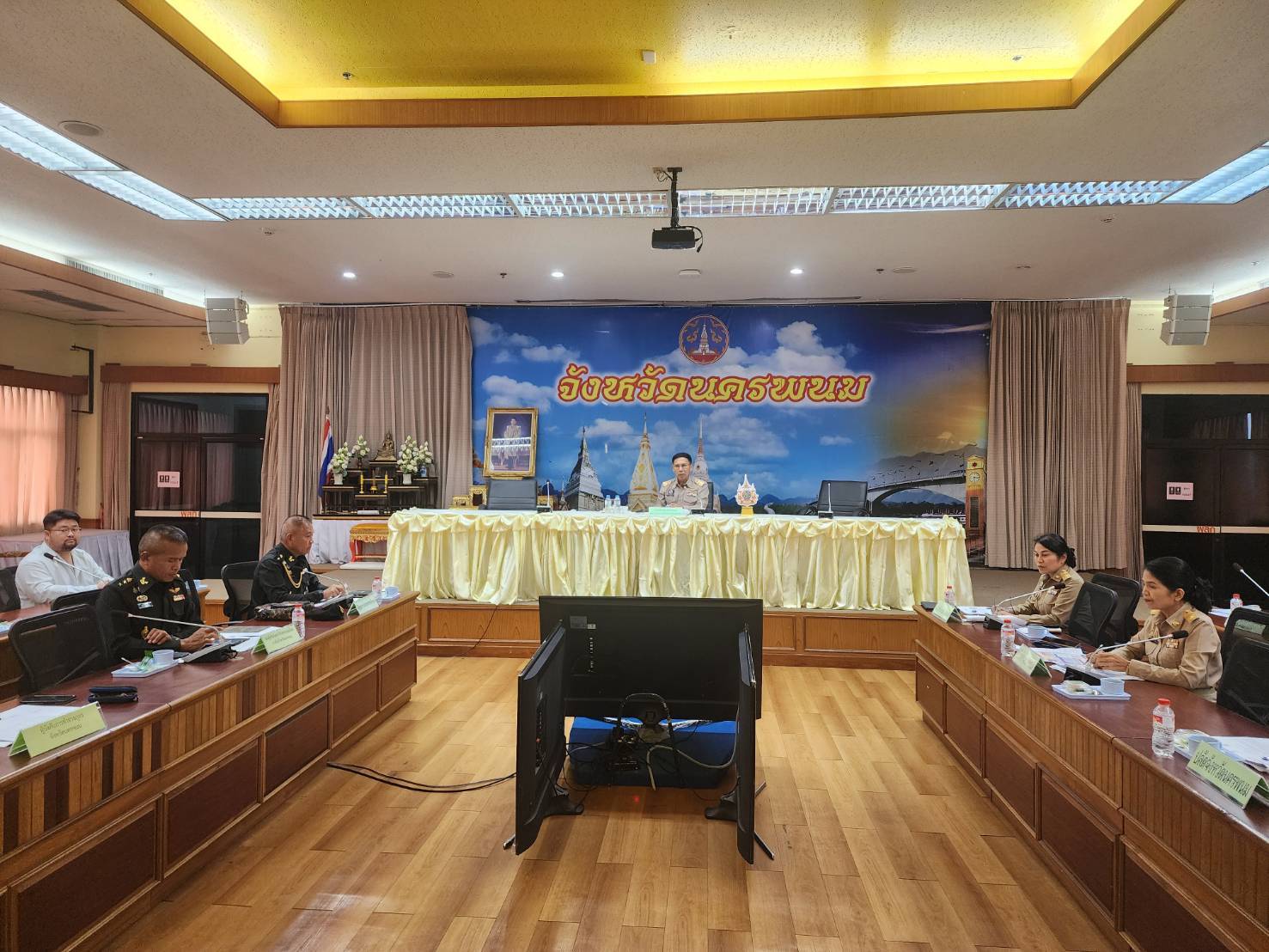 ผู้ว่าฯ นครพนม   ดึงภาคีเครือข่าย ภาครัฐ ภาคเอกชนร่วมบริหารการจัดทำแผนพัฒนาจังหวัดนครพนม และแผนปฏิบัติราชการประจำปีของจังหวัดนครพนม
