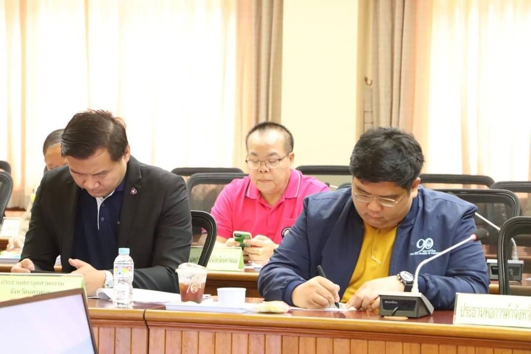 ผู้ว่าฯ   จับมือภาคเอกชน ประชุม กรอ.จังหวัด ร่วมพัฒนาและแก้ไขปัญหาทางเศรษฐกิจ สานความร่วมมือภาคีเครือข่าย